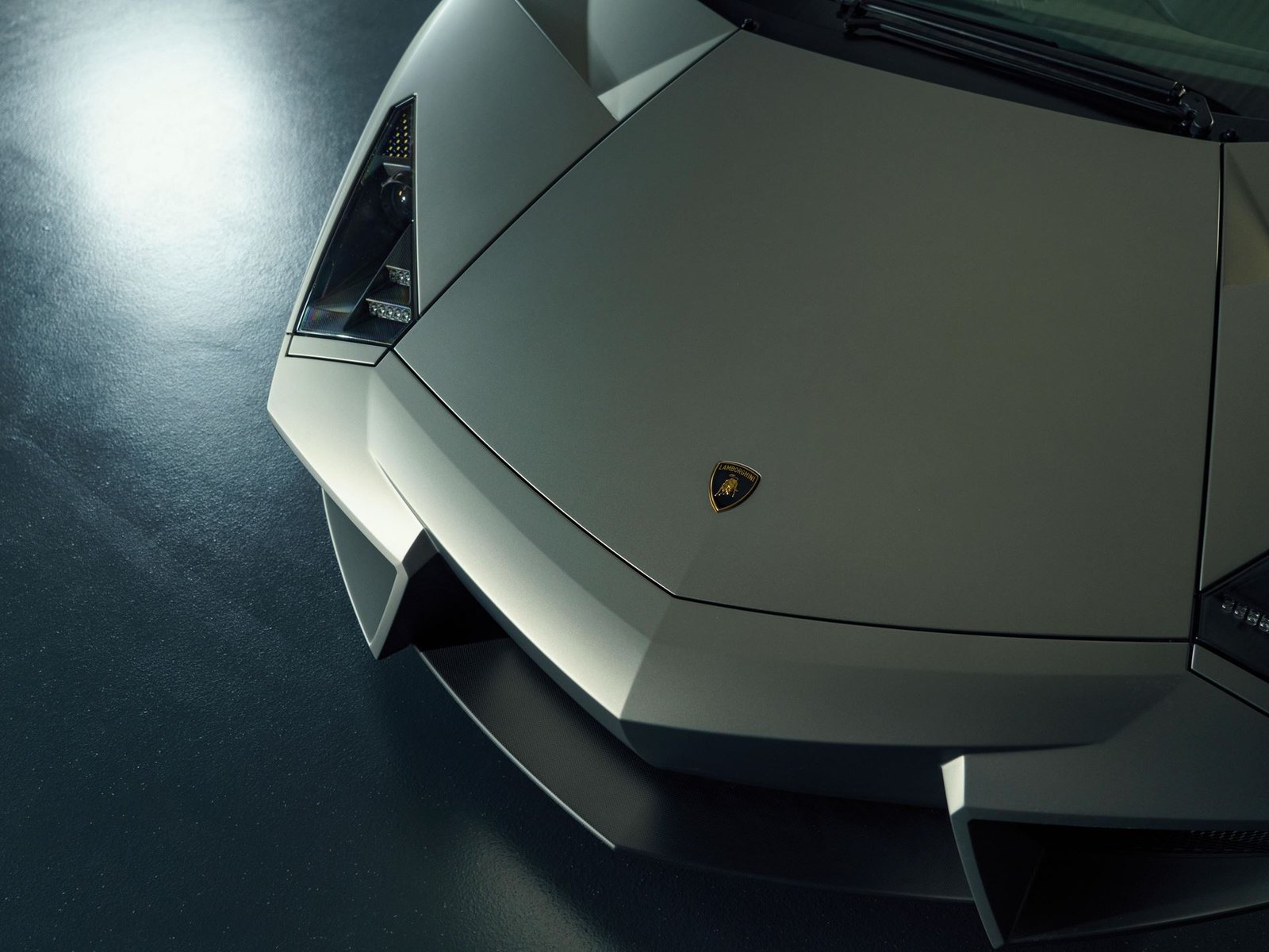 Revent n roadster exterior front view 008