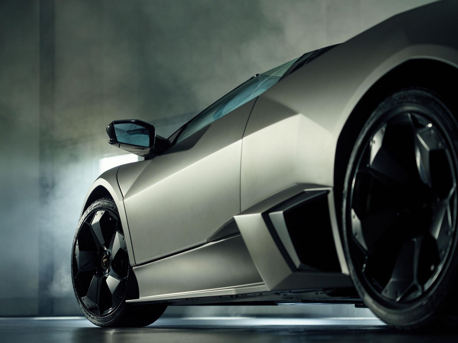 Revent n roadster exterior side profile 007