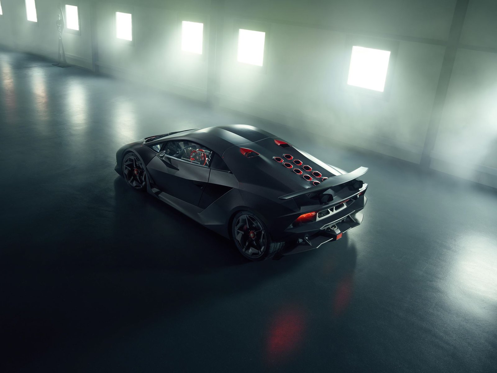 Sesto elemento exterior high angle rear three quarter 015