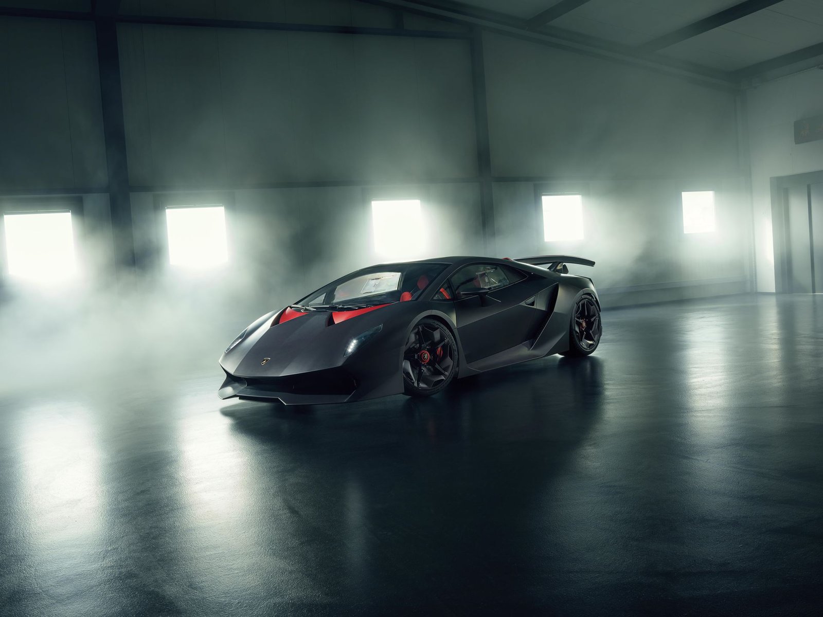Sesto elemento exterior three quarter front 003
