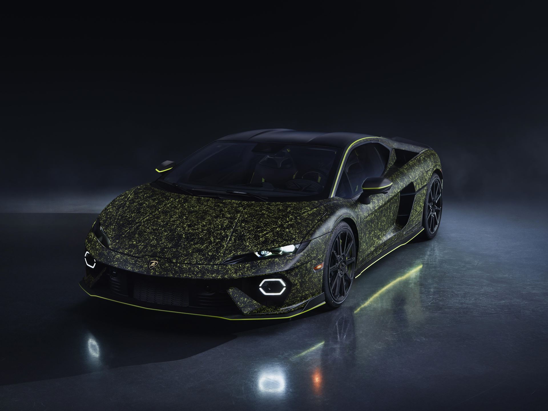 Black and neon green crystal paint pattern on lamborghini temerario
