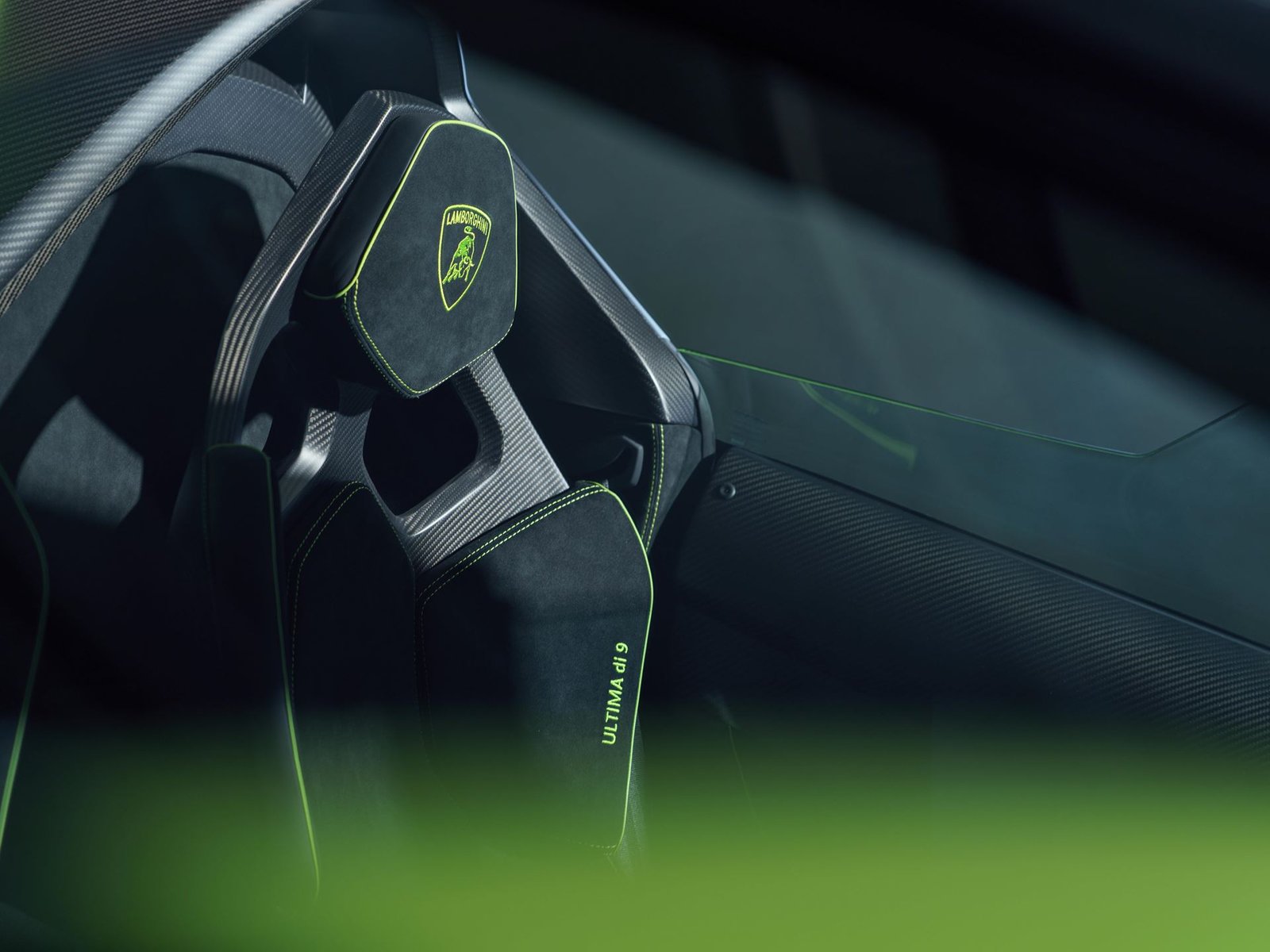 Veneno roadster other extreme close up interior 046