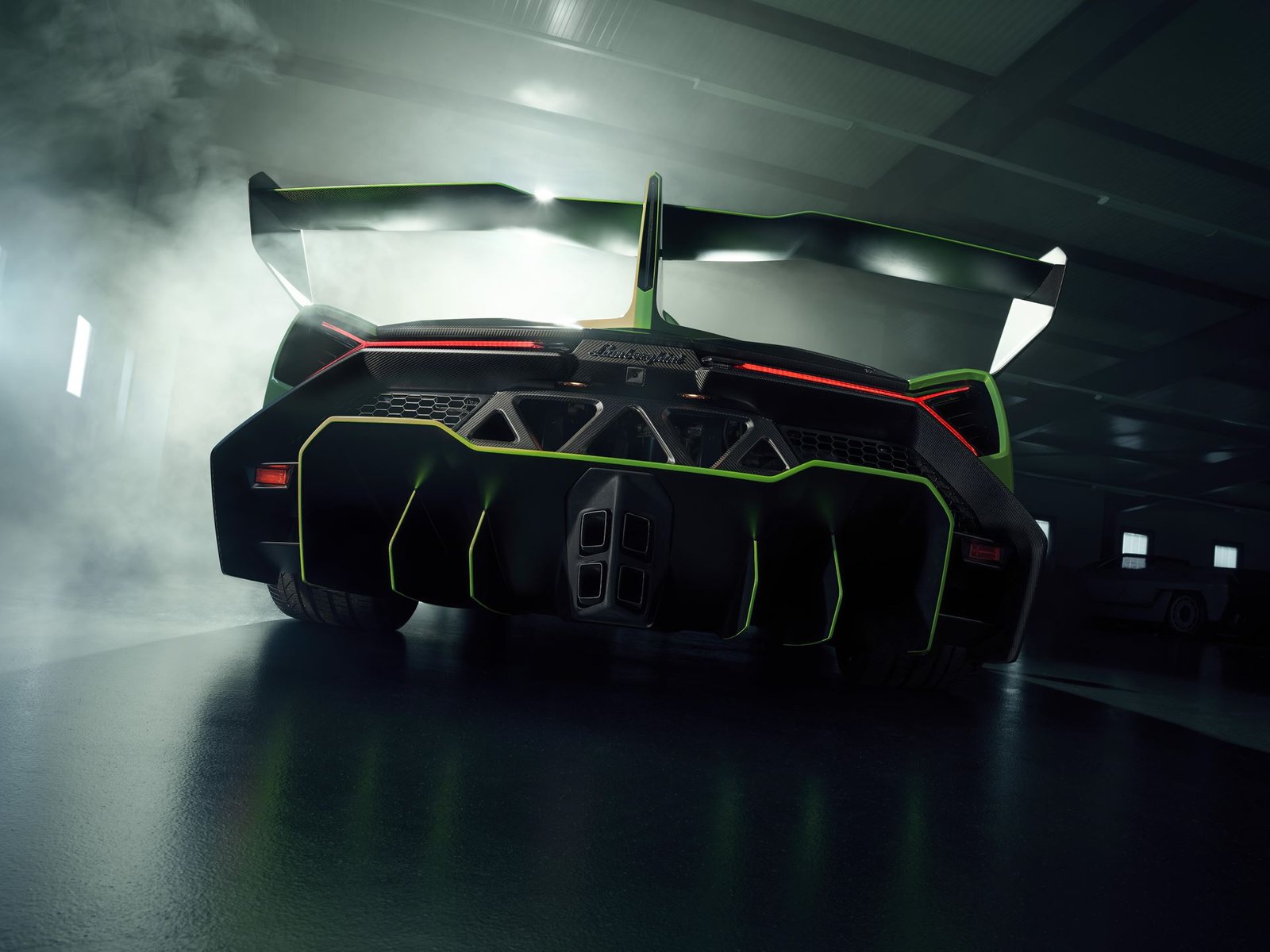 Veneno roadster other rear detail 036