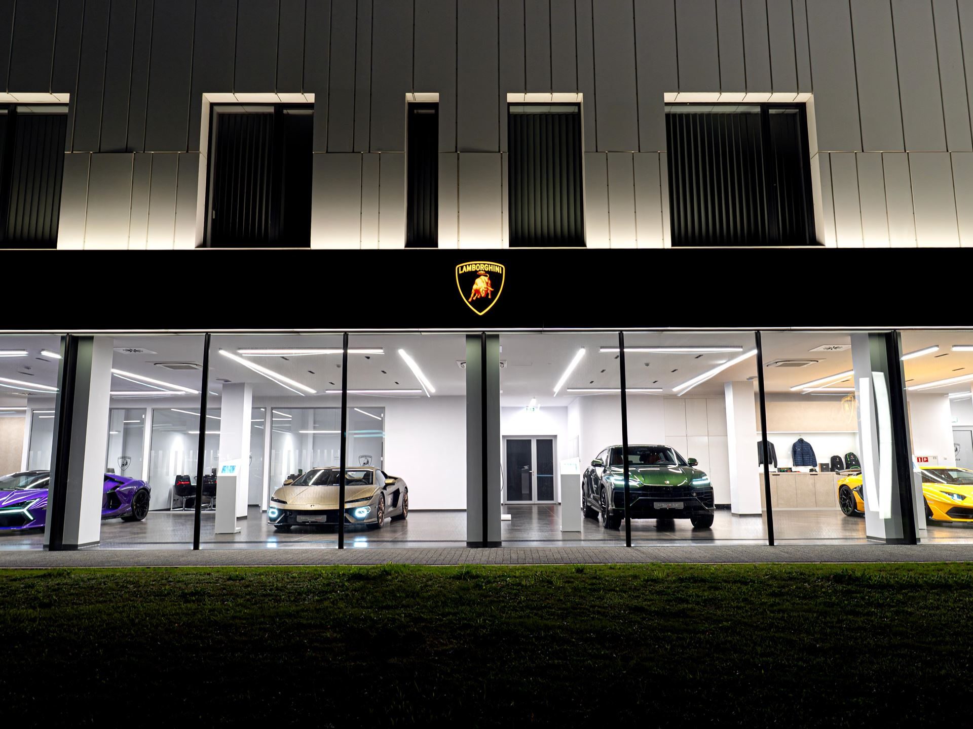 Lamborghini katowice showroom poland hybrid lineup exterior 001