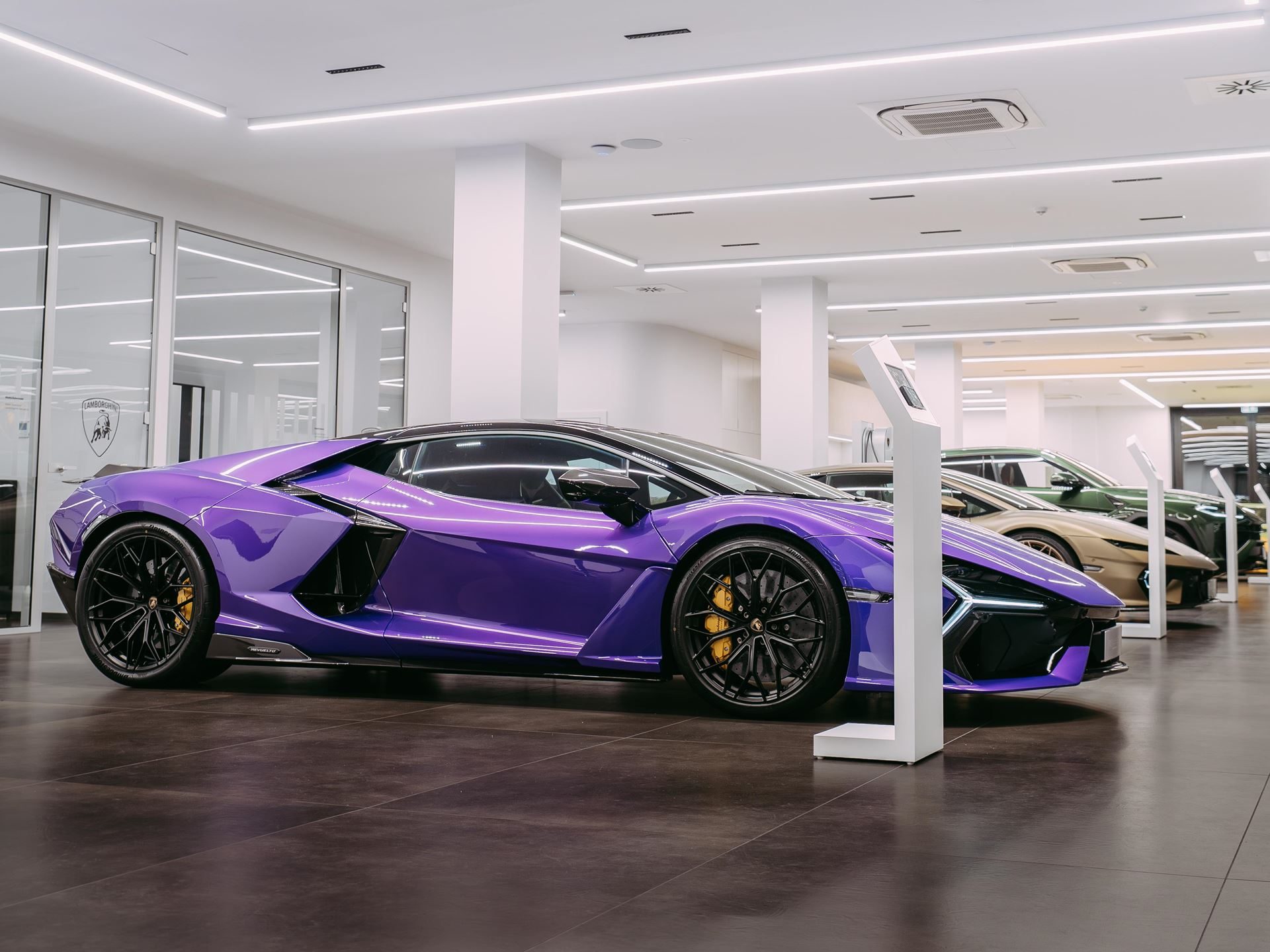Lamborghini'S Fully Hybridized Lineup Lands In Poland As Katowice Showroom Opens For Business 37 Lamborghini katowice showroom poland hybrid lineup exterior 006