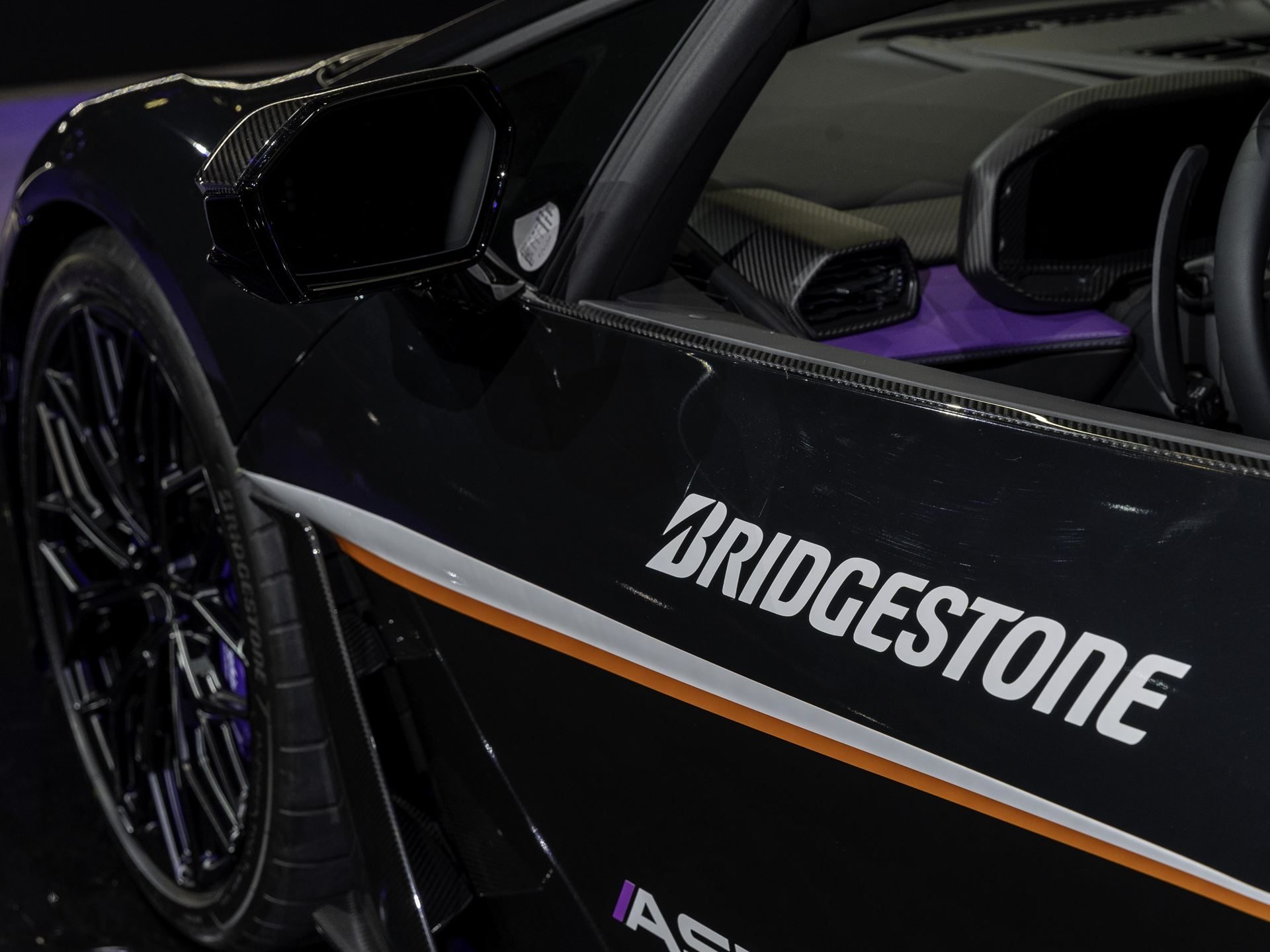 Lamborghini Crashed A Gaming Festival With A 1015 Hp Revuelto, Racing Simulators, And A Plan To Win Over A New Generation 17 Lamborghini dreamhack dallas 2025 draft 1fc1f439 detail 008