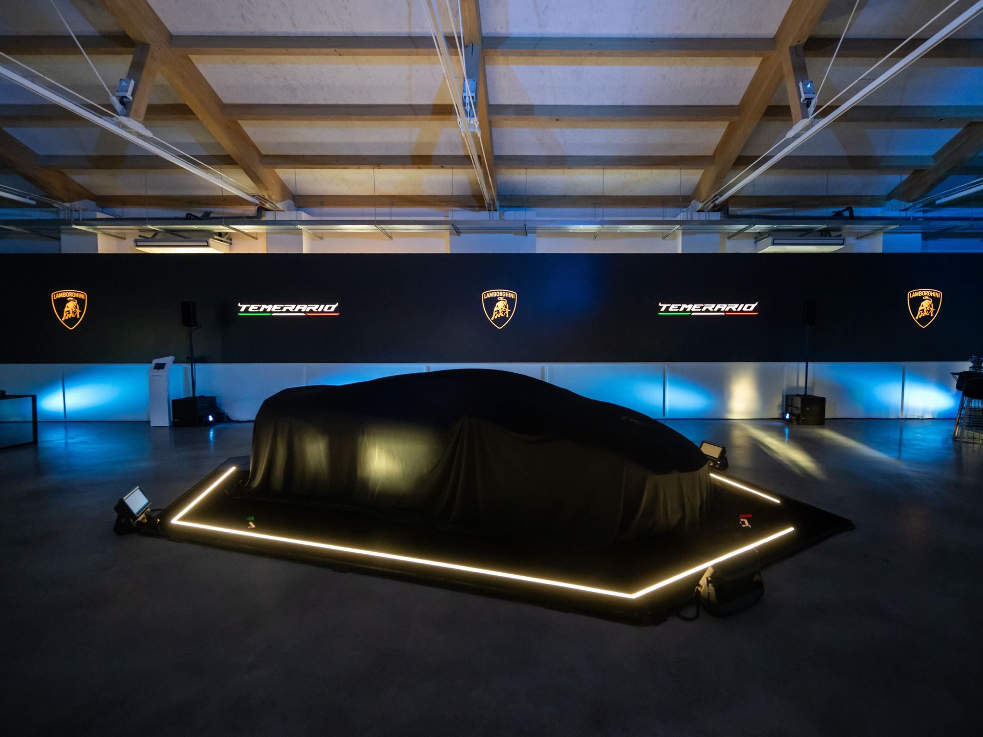 Lamborghini Temerario: A 10,000 Rpm V8 And Three Electric Motors Replace The Huracán 25 Lamborghini temerario hybrid v8 unveiled draft 8875d9e2 event 012