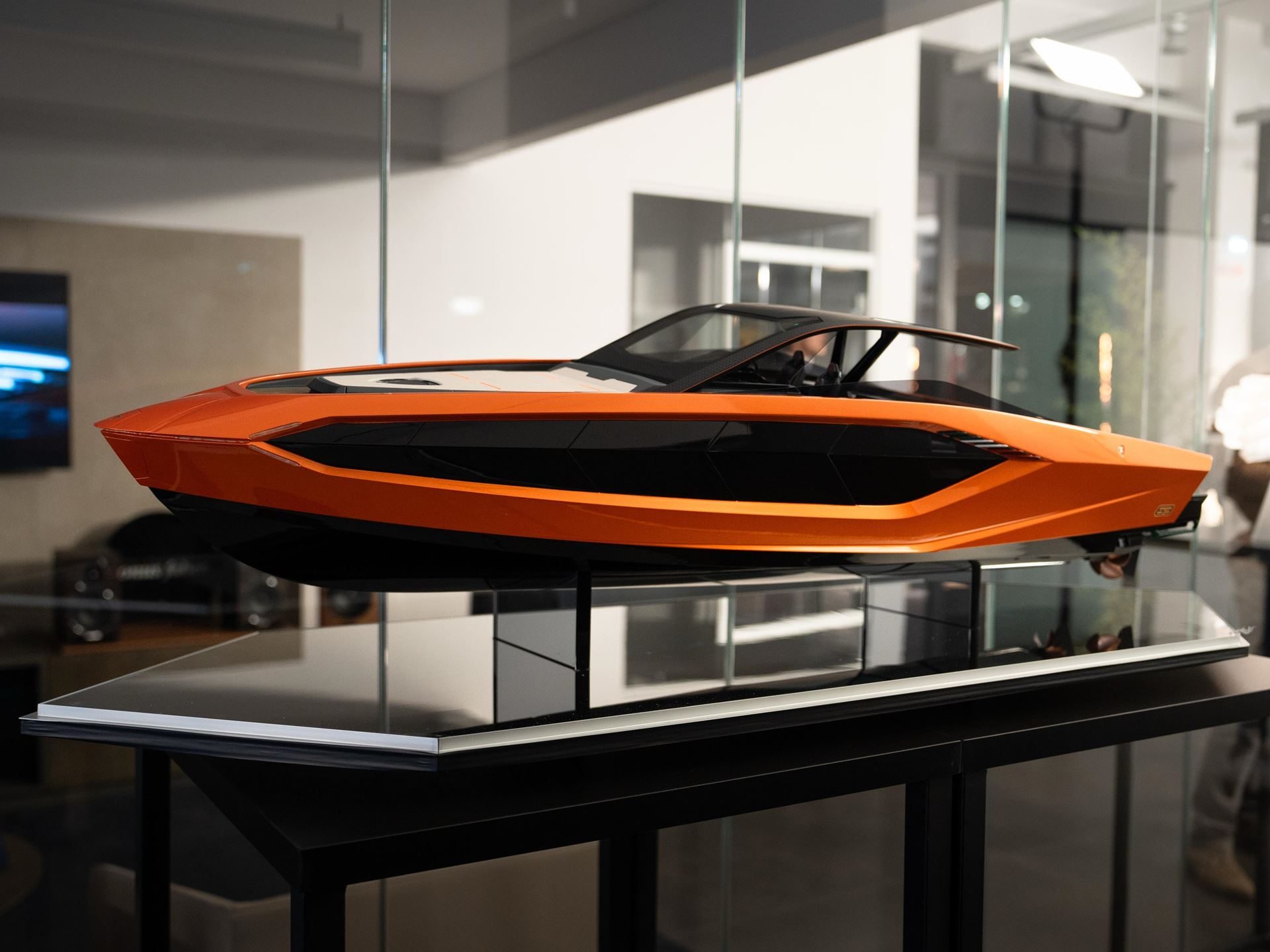 Lamborghini'S Seventh Italian Showroom Opens In Turin With 1,400 Square Meters And A 10,000-Rpm Centerpiece 17 Lamborghini turin showroom opening draft 8a0efeff detail 008