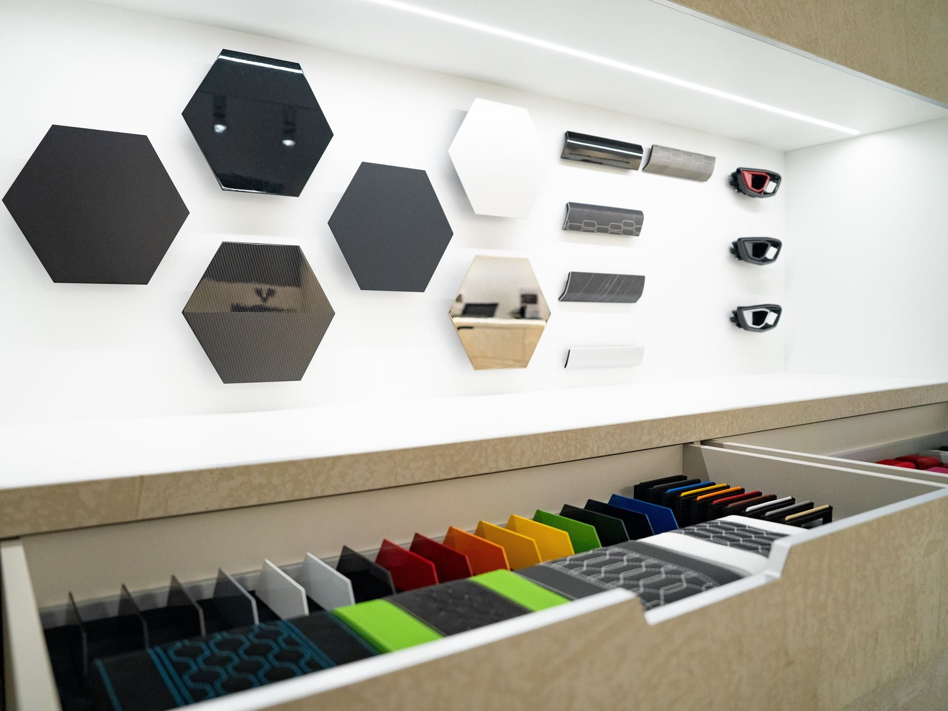 Lamborghini'S Seventh Italian Showroom Opens In Turin With 1,400 Square Meters And A 10,000-Rpm Centerpiece 25 Lamborghini turin showroom opening draft 8a0efeff detail 012
