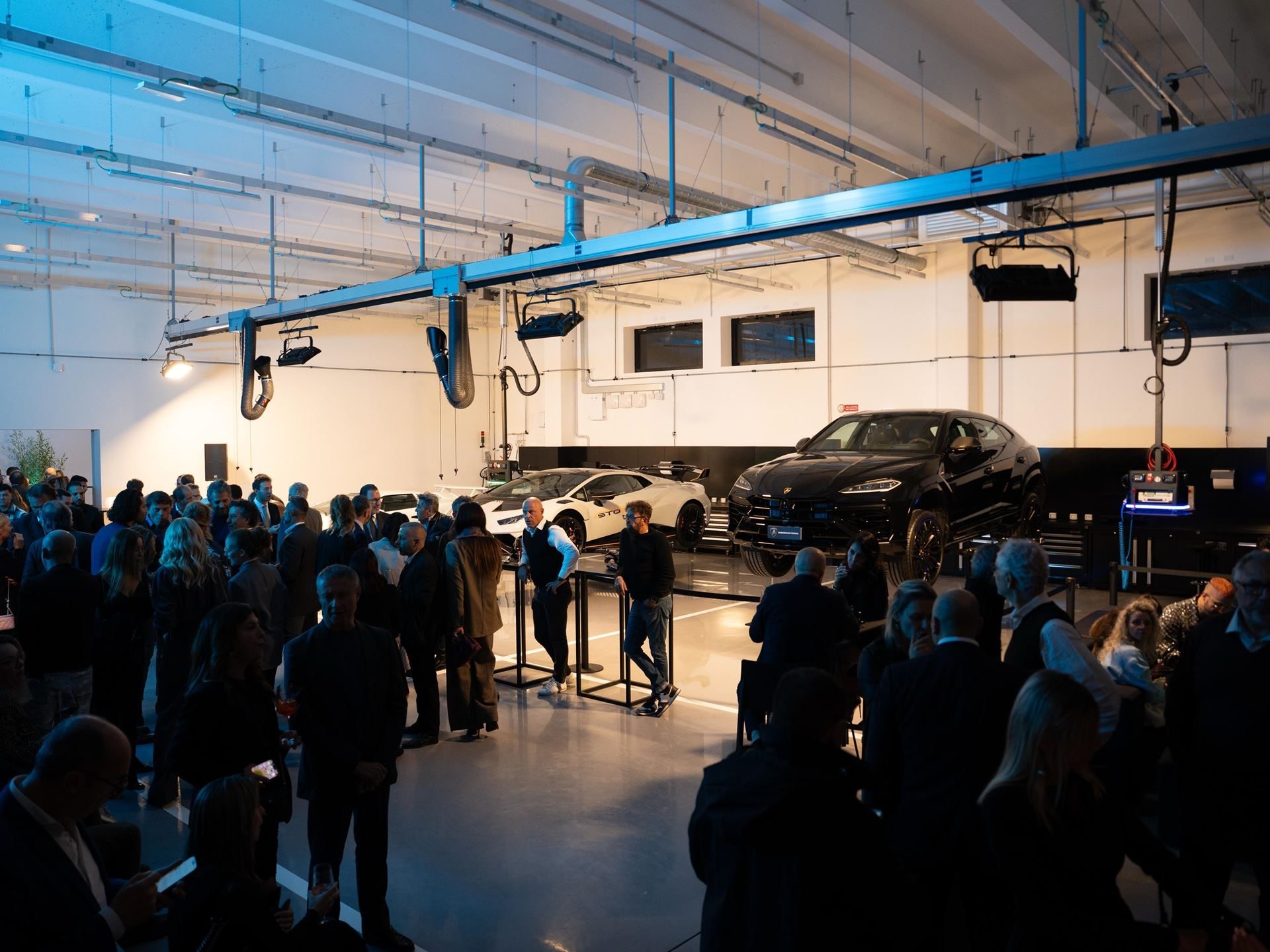 Lamborghini'S Seventh Italian Showroom Opens In Turin With 1,400 Square Meters And A 10,000-Rpm Centerpiece 19 Lamborghini turin showroom opening draft 8a0efeff event 009