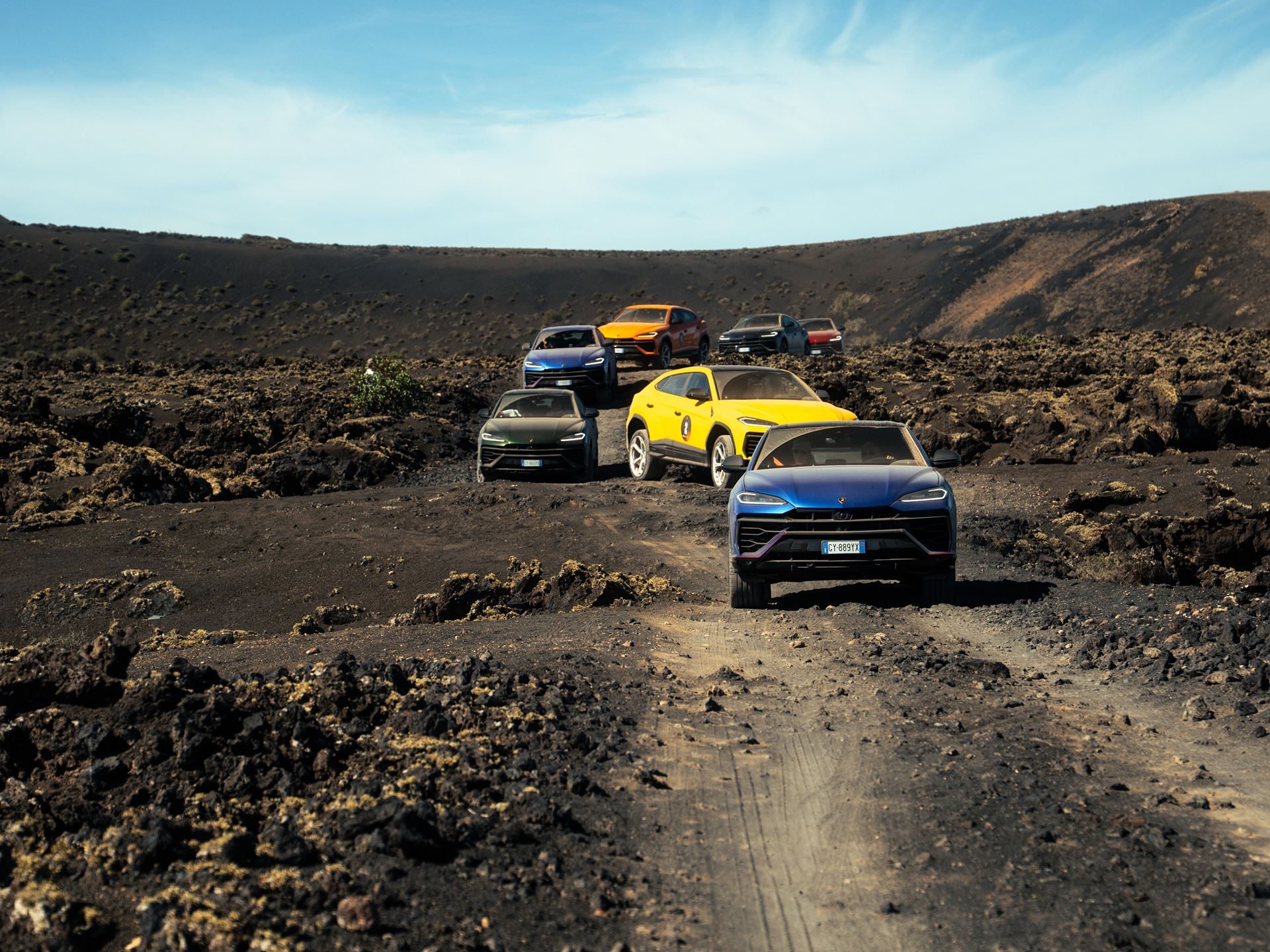 Lanzarote'S Volcanic Terrain Becomes The Proving Ground For Lamborghini'S Plug-In Hybrid Urus Se 25 Lamborghini urus se esperienza avventura lanz draft bb35314e action 012