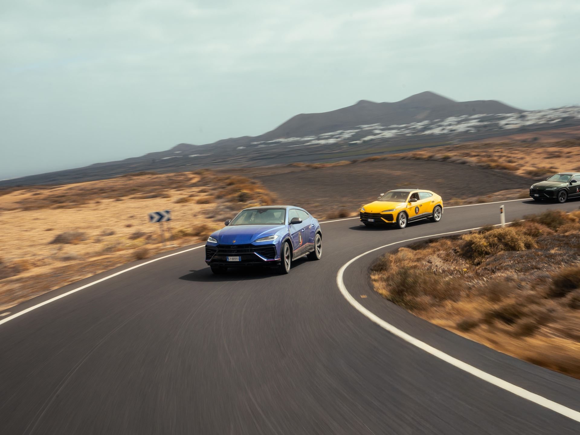 Lanzarote'S Volcanic Terrain Becomes The Proving Ground For Lamborghini'S Plug-In Hybrid Urus Se 29 Lamborghini urus se esperienza avventura lanz draft bb35314e action 014