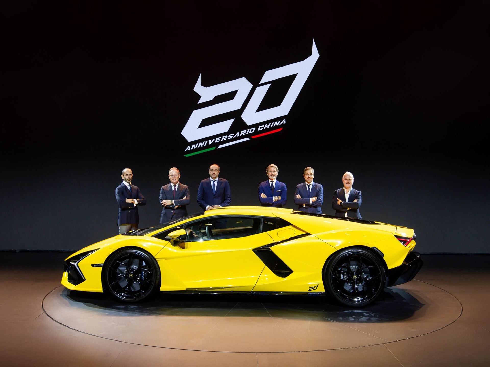 Revuelto ad personam 20th anniversary china draft 37560251 event 009