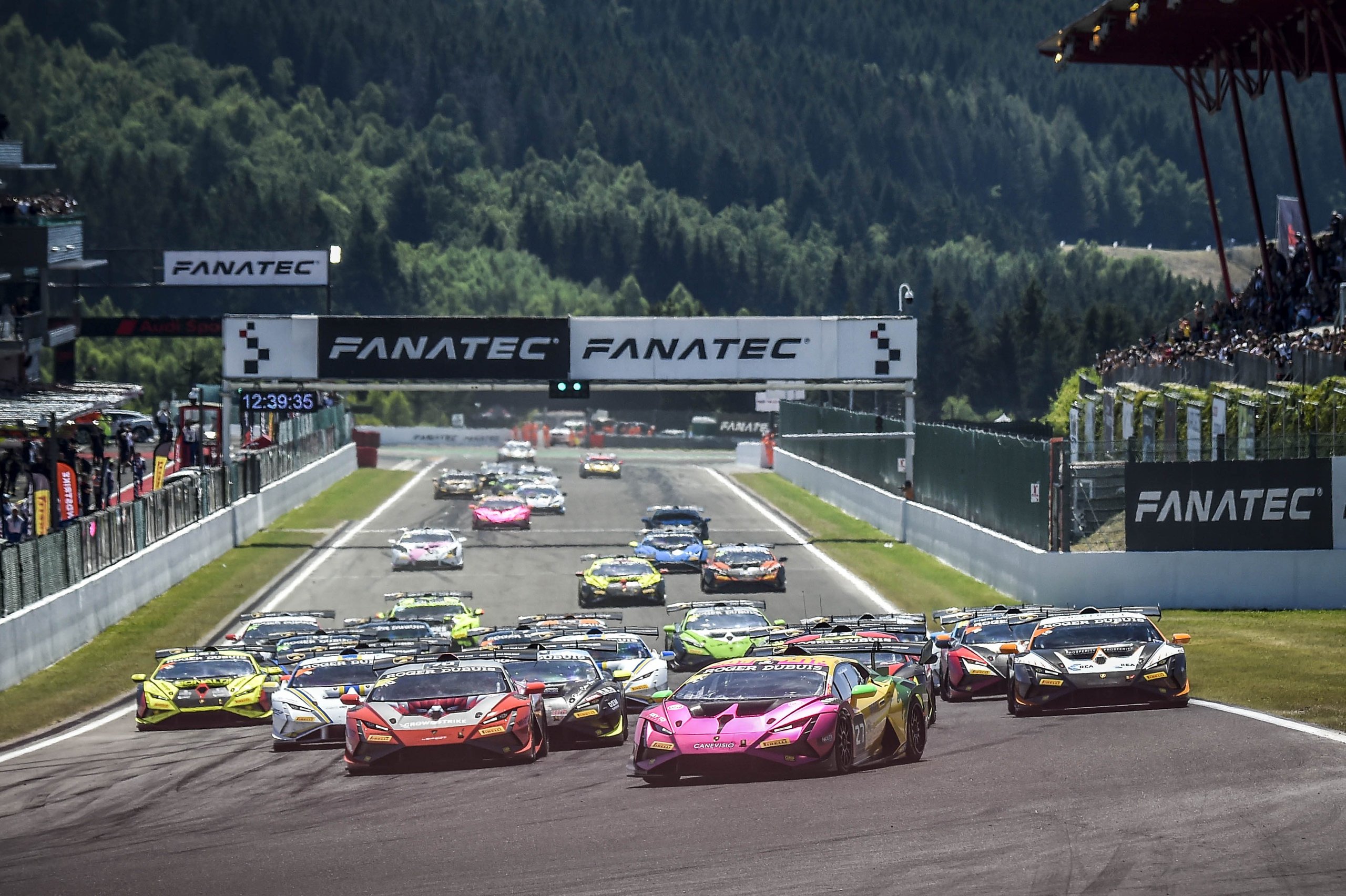 Bonduel'S Breakthrough At Spa: How Penalties And Chaos Handed A Local Hero His First Super Trofeo Europe Win 9 Full grid of lamborghini huracán super trofeo evo2 race cars in various liveries at the start of a race at spa-francorchamps