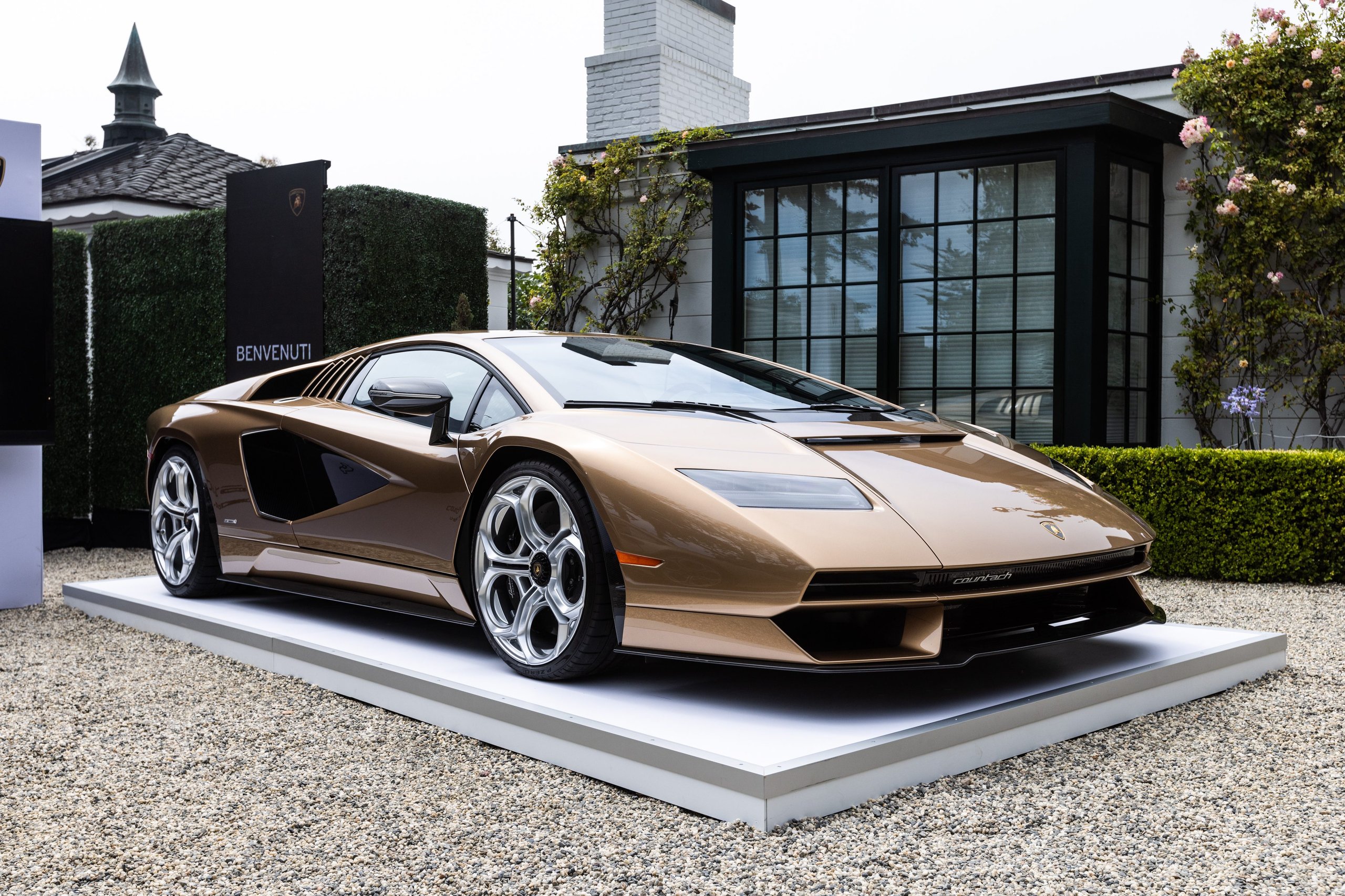 Lamborghini Handed Over Two Countach Lpi 800-4S At Monterey, And The Real Story Is What That Ceremony Signals 13 Countach lpi 800 4 monterey deliveries draft 68479fbb exterior 006 scaled