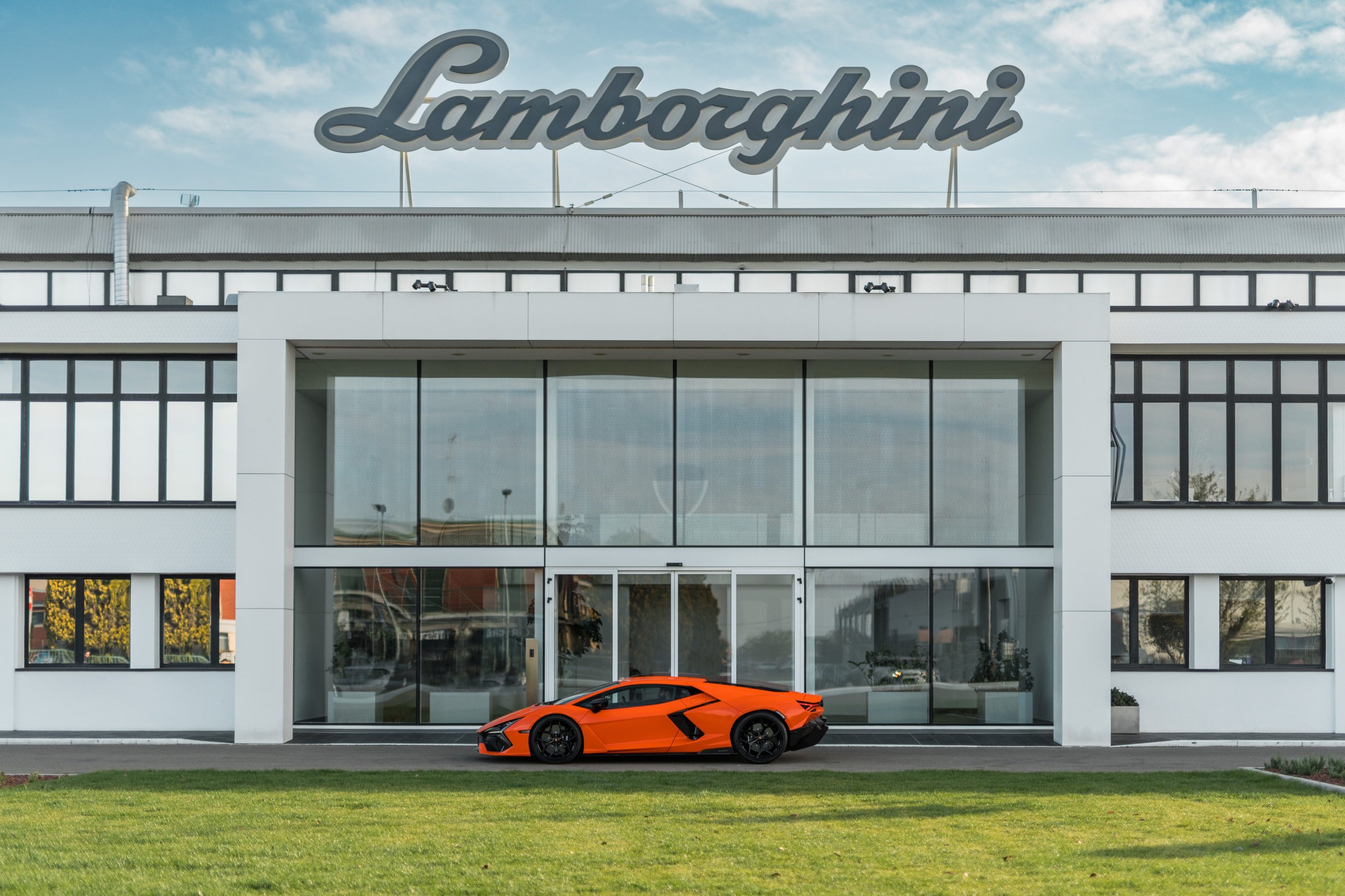 Lamborghini At 60: Global Owner Gatherings And Two 60-Unit Huracans Mark Six Decades Of Defiance 13 Lamborghini 60th anniversary events huracan e draft 64af408b other 006 scaled