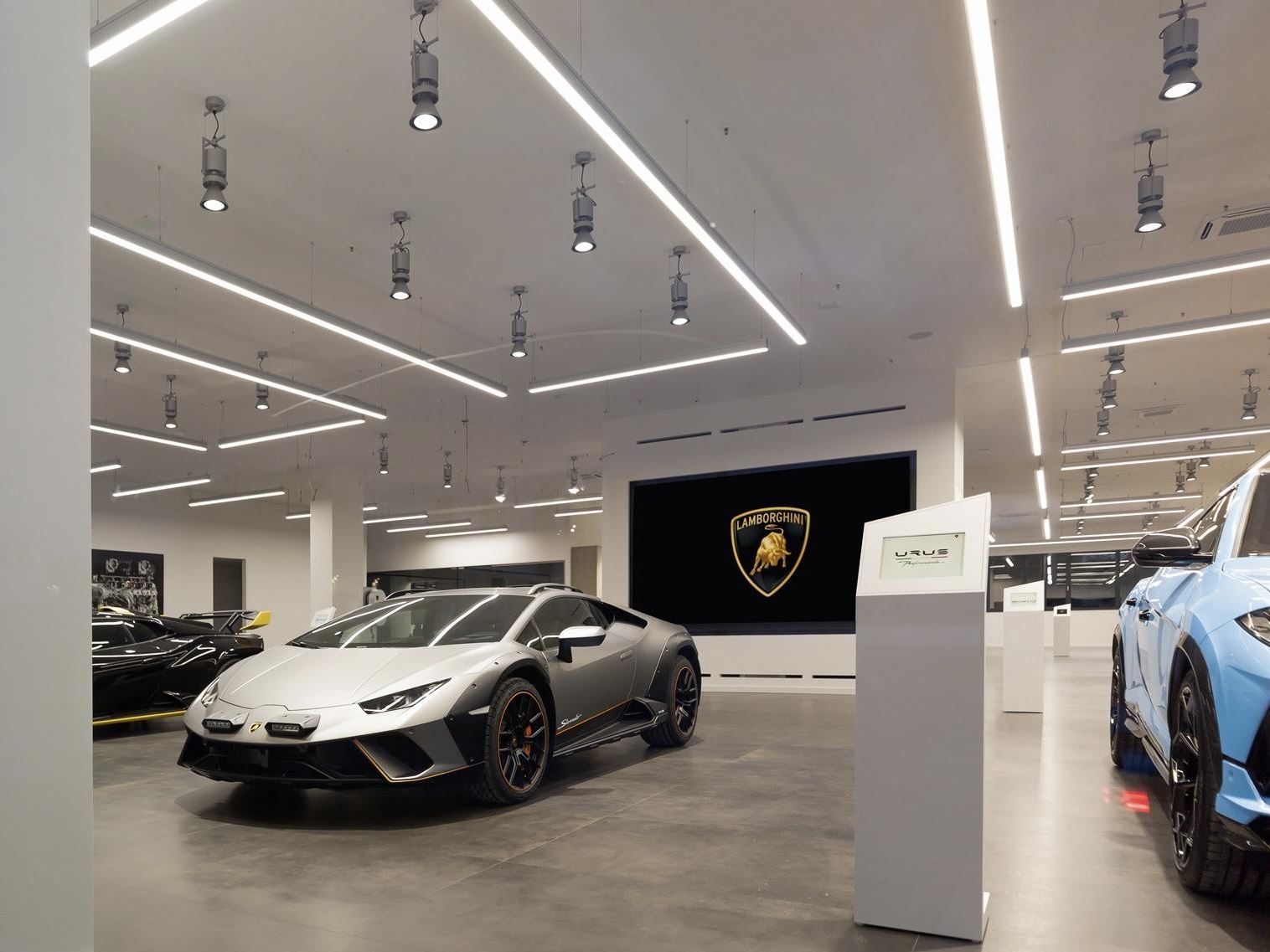 Lamborghini'S New Cologne Showroom Puts The Urus Se Center Stage For Germany'S Hybrid Era 17 Lamborghini cologne dealership urus se draft ab94c164 other 008