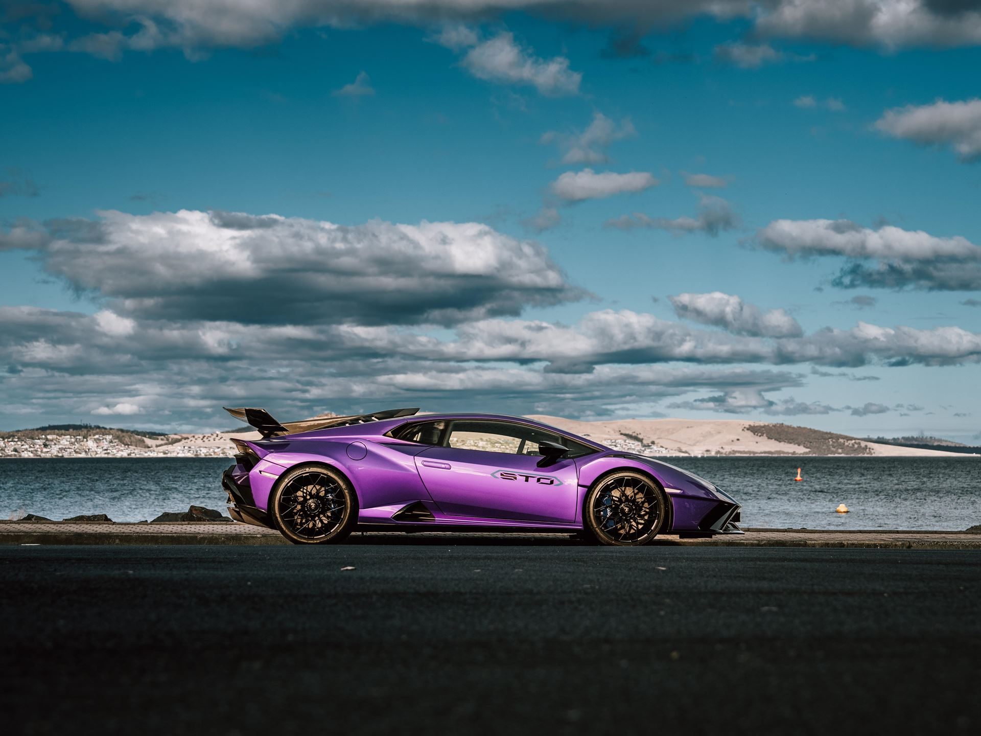 Lamborghini Took 40 Owners And 20 Supercars To Tasmania, And The Real Product Was The Trip Itself 17 Lamborghini esperienza giro oceania tasmania draft c7b78993 exterior 008