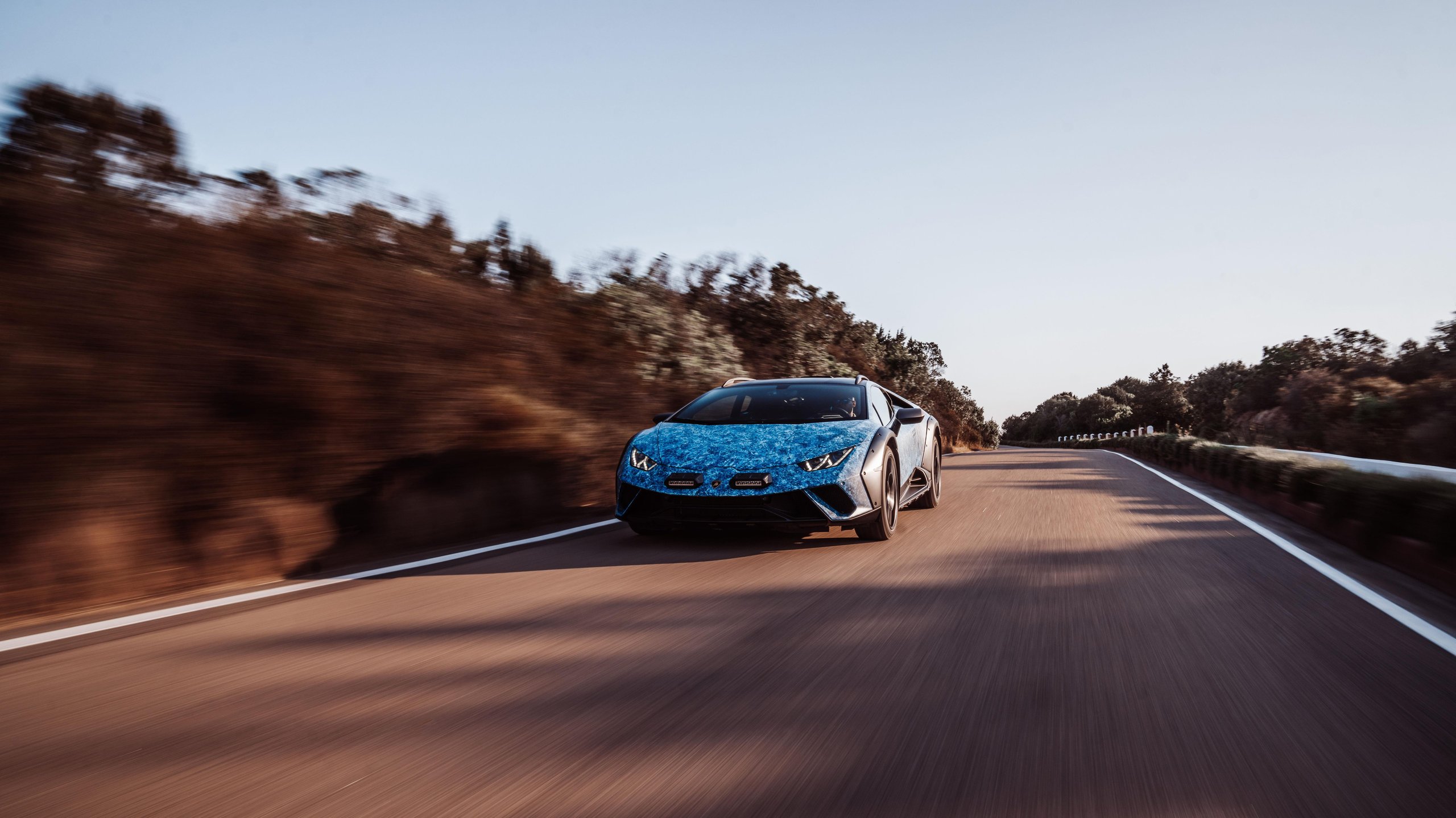 370 Hours Of Blue: How Lamborghini'S Opera Unica Sterrato Turns Paint Into Philosophy 17 Lamborghini huracan sterrato opera unica blue draft 0da1549d action 008 scaled