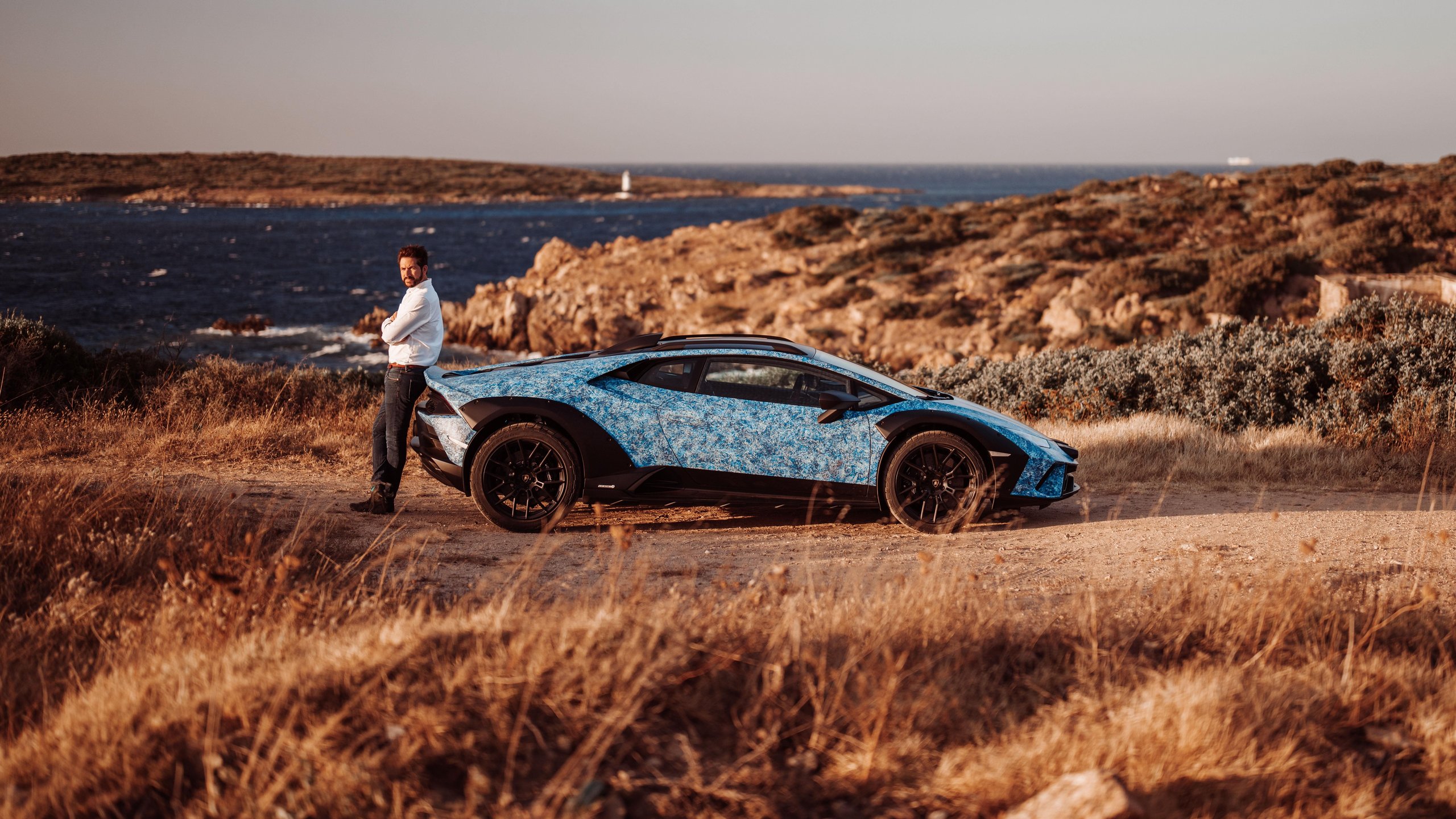 370 Hours Of Blue: How Lamborghini'S Opera Unica Sterrato Turns Paint Into Philosophy 29 Lamborghini huracan sterrato opera unica blue draft 0da1549d lifestyle 014 scaled