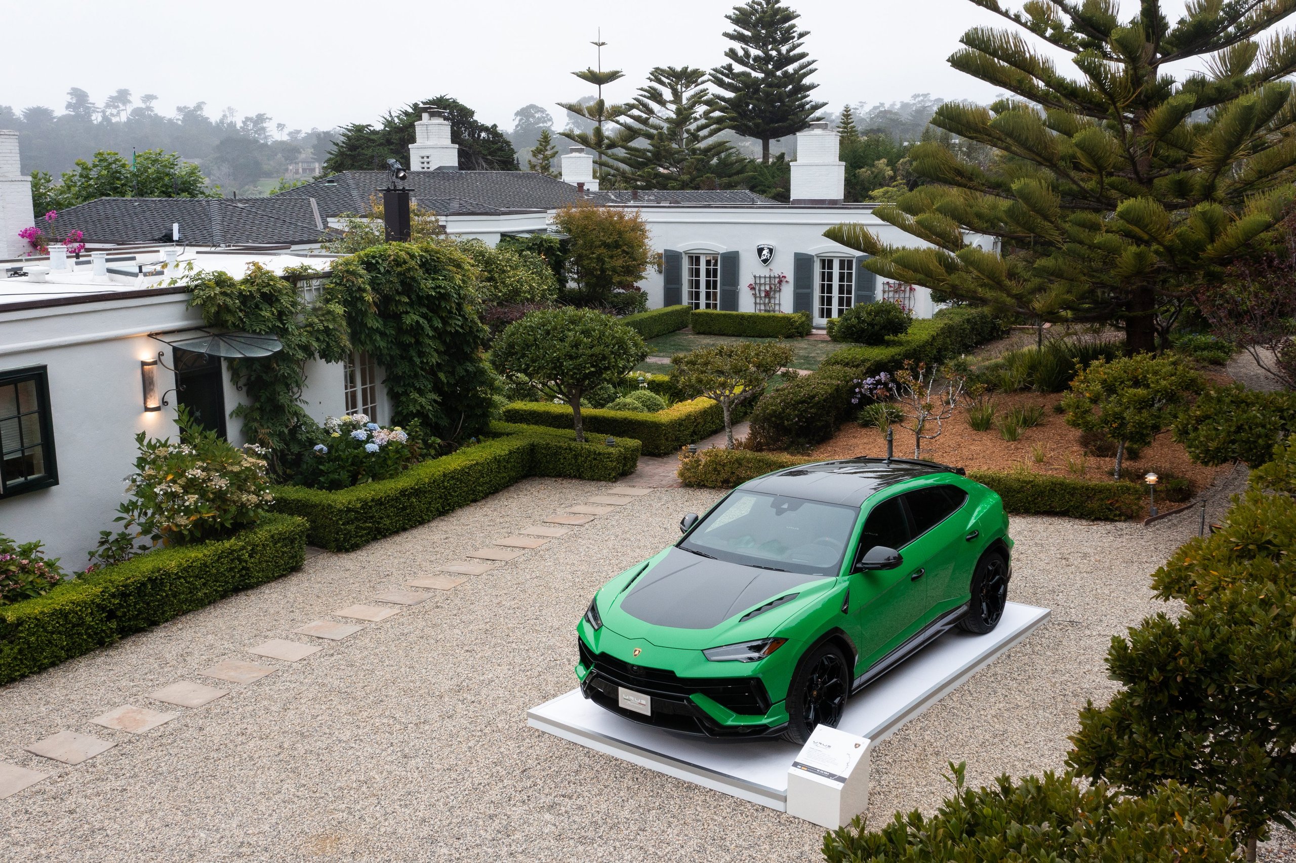 Inside Lamborghini'S Lounge Monterey: Where The Urus Performante Debut Became A Masterclass In Selling A Lifestyle 17 Lamborghini lounge monterey 2022 urus perform draft 0e113081 exterior 008 scaled