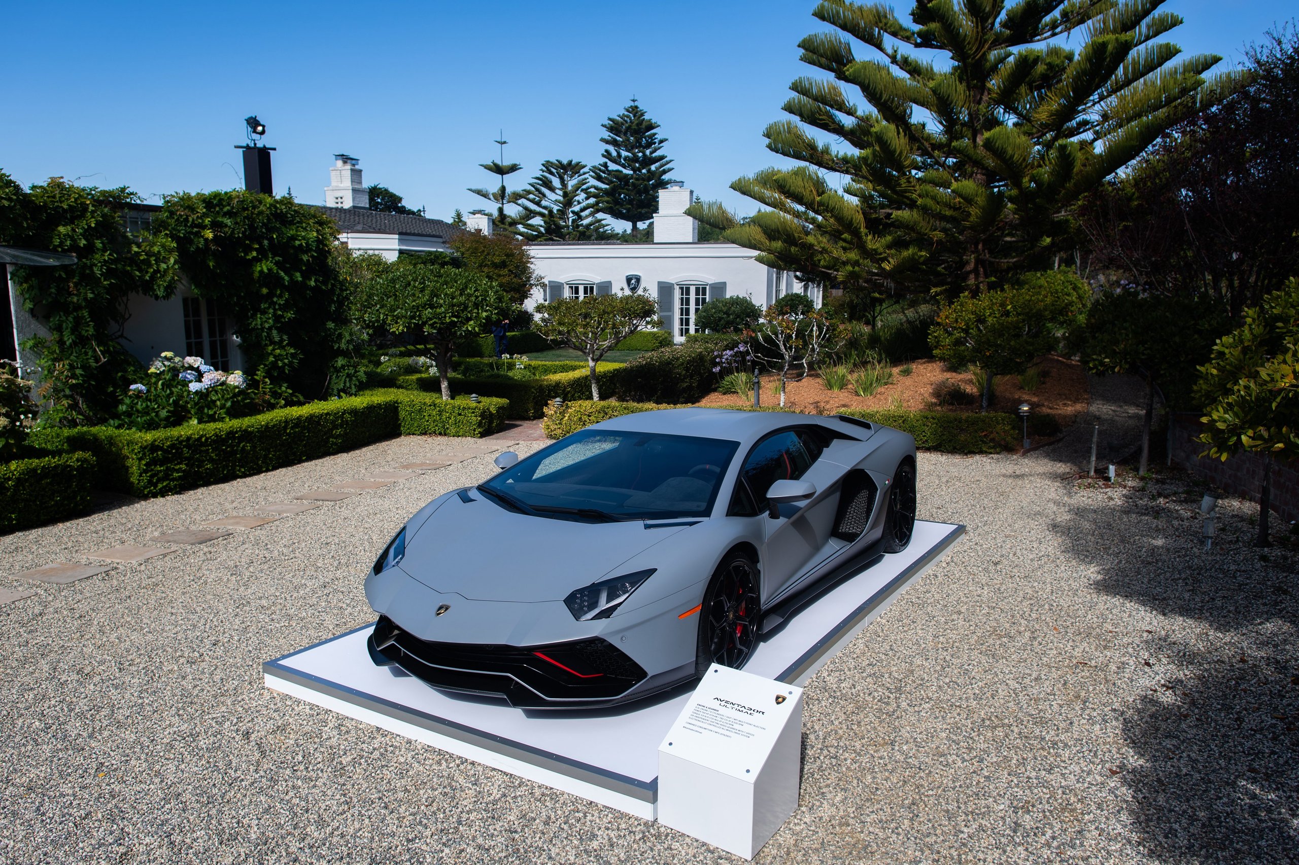 Inside Lamborghini'S Lounge Monterey: Where The Urus Performante Debut Became A Masterclass In Selling A Lifestyle 23 Lamborghini lounge monterey 2022 urus perform draft 0e113081 exterior 011 scaled