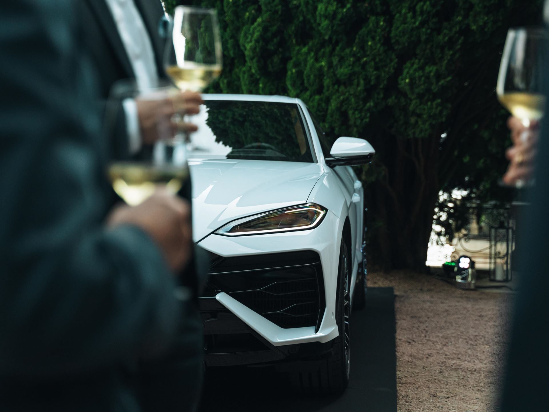 Lamborghini Lugano Turned Its First Birthday Into A Lakeside Stage For The Urus Se'S Swiss Debut 27 Lamborghini lugano urus se swiss launch draft f563df32 exterior 013
