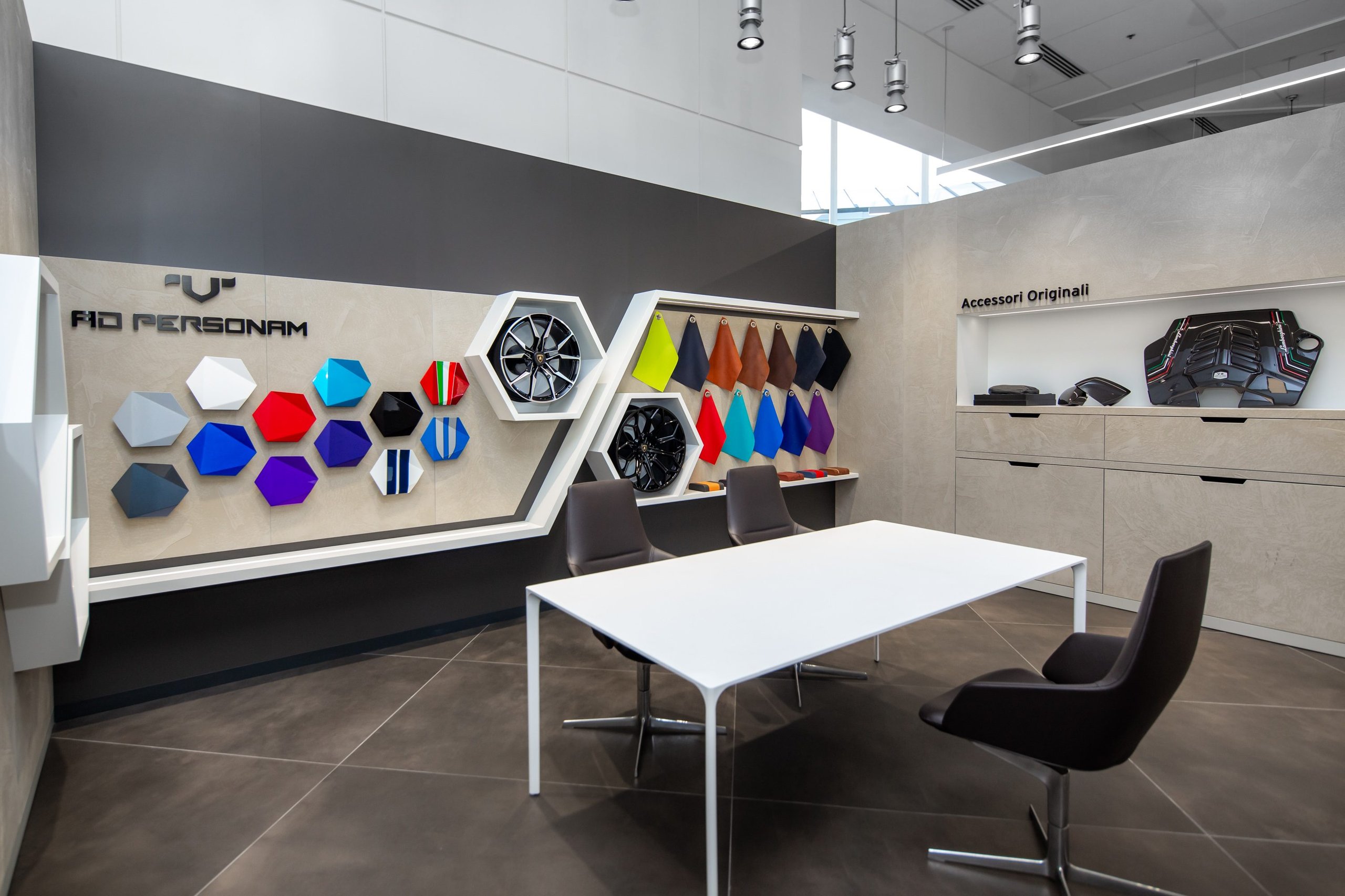 California And Florida Drive Lamborghini'S Record 2022 U.s. Sales As Two Showrooms Debut A New Retail Identity 27 Lamborghini record us sales 2022 new showroom draft f54c4a65 detail 013 scaled