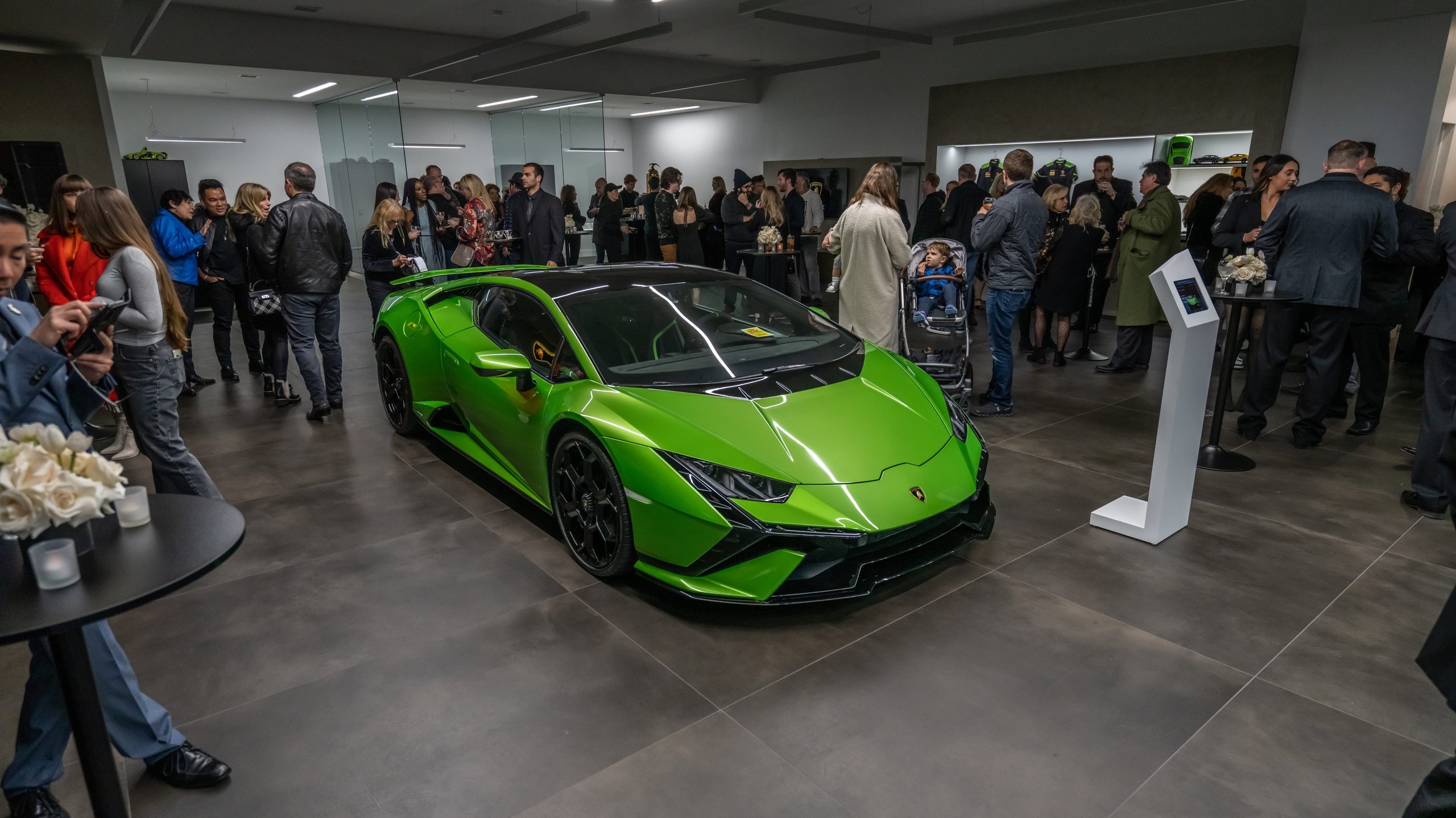 California And Florida Drive Lamborghini'S Record 2022 U.s. Sales As Two Showrooms Debut A New Retail Identity 13 Lamborghini record us sales 2022 new showroom draft f54c4a65 event 006 scaled