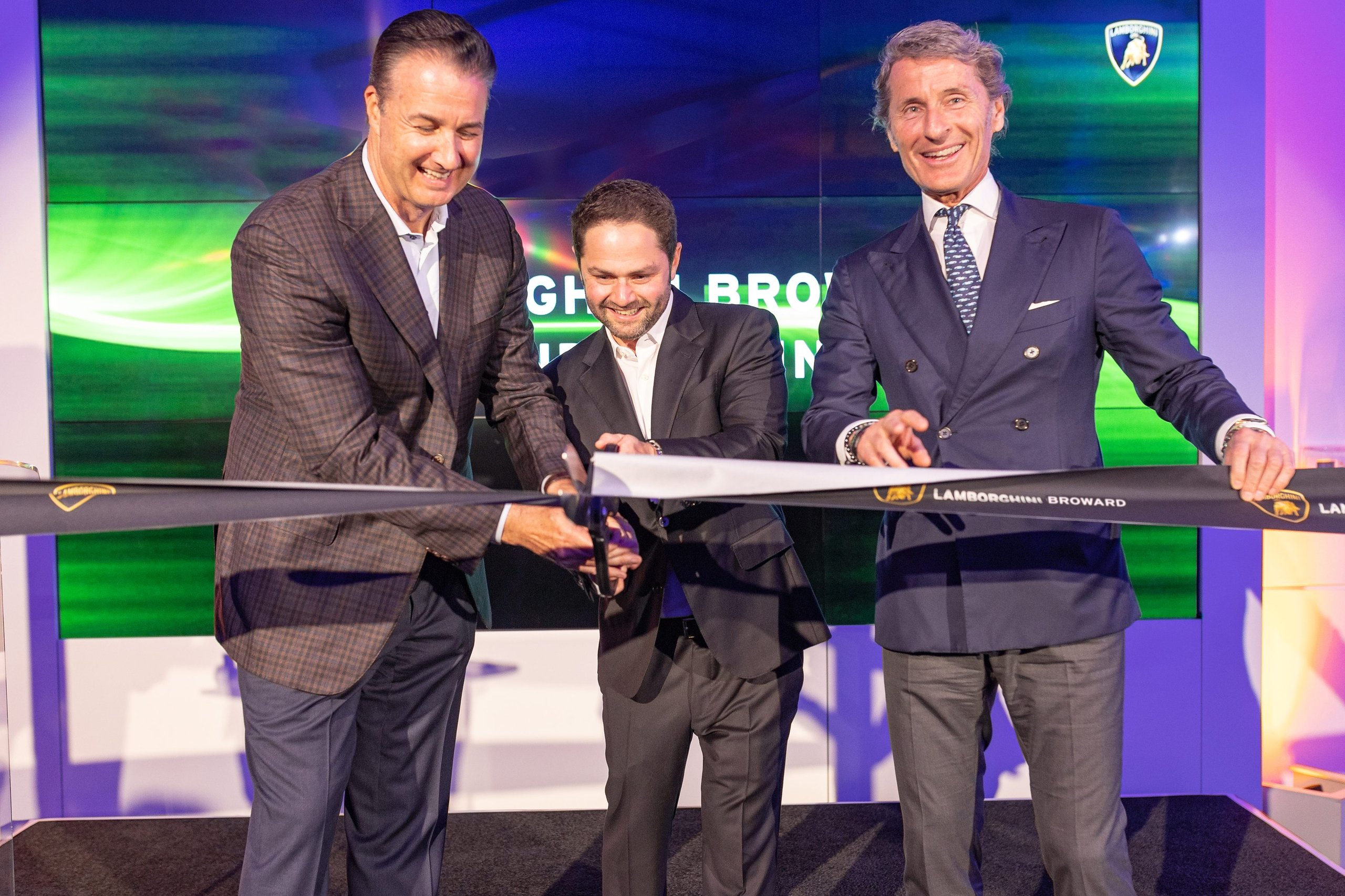 California And Florida Drive Lamborghini'S Record 2022 U.s. Sales As Two Showrooms Debut A New Retail Identity 17 Lamborghini record us sales 2022 new showroom draft f54c4a65 event 008 scaled