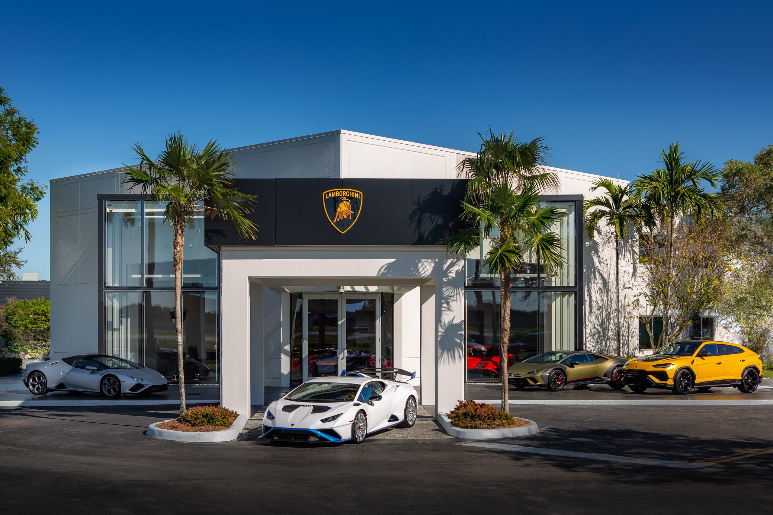 California And Florida Drive Lamborghini'S Record 2022 U.s. Sales As Two Showrooms Debut A New Retail Identity 15 Lamborghini record us sales 2022 new showroom draft f54c4a65 exterior 007 scaled