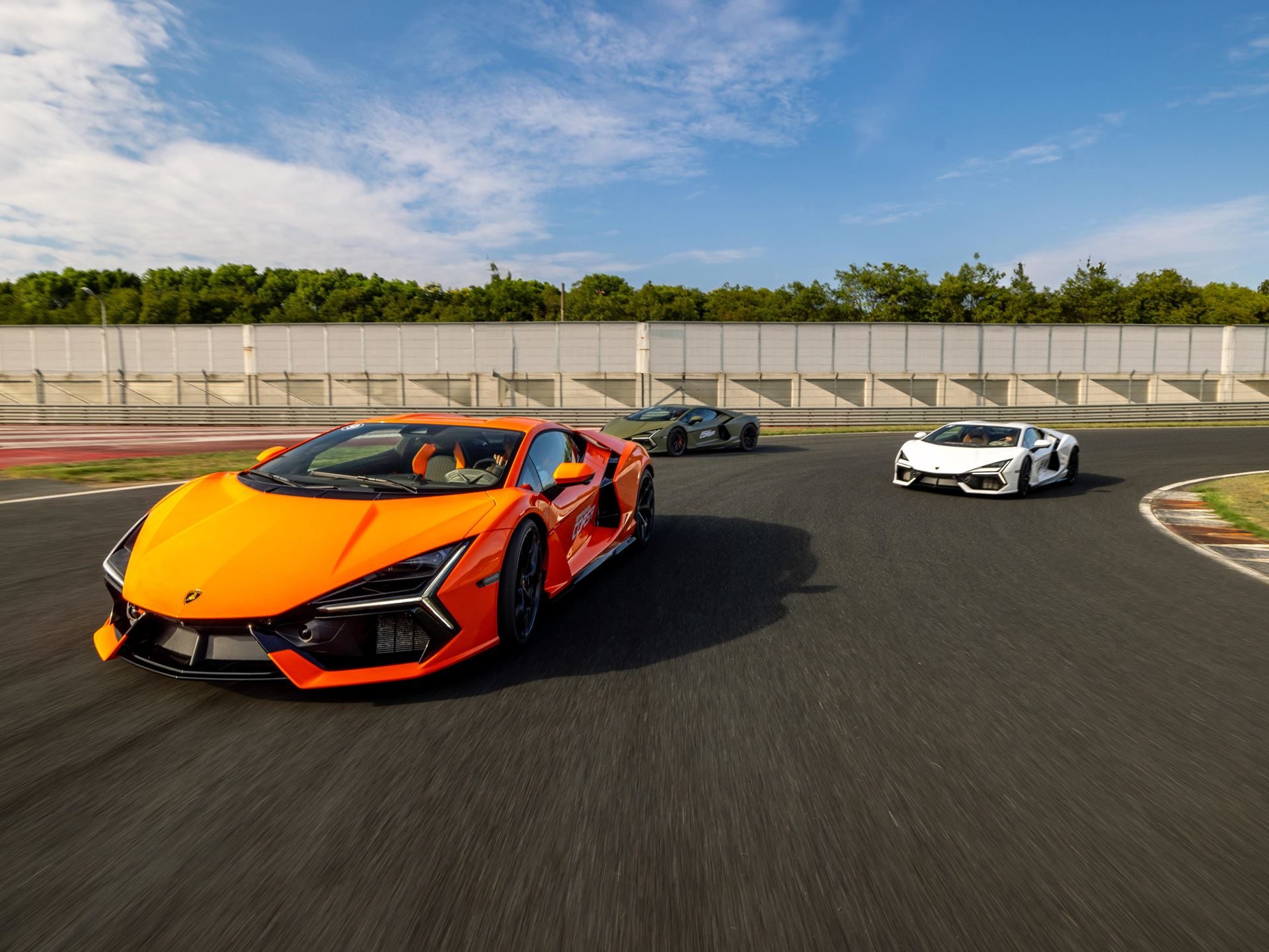 Lamborghini Brought The Revuelto To A Chinese Racetrack To Prove Its V12 Hybrid Belongs There 15 Lamborghini revuelto esperienza corsa china draft 773f5576 action 007