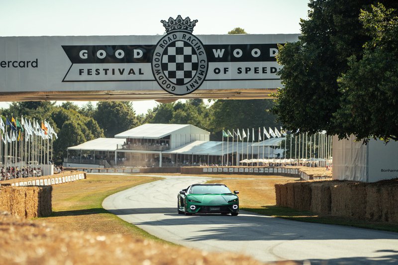 Lamborghini Temerario GT3 in green, white, and red Tricolore livery driving on the Goodwood Festival of Speed hill climb