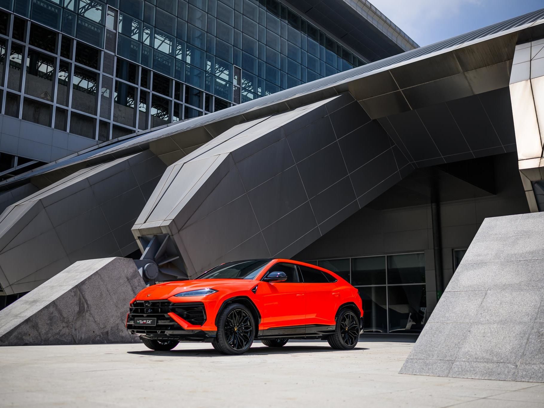 Lamborghini Brings The 800 Cv Urus Se To Bangkok, Pairing Plug-In Hybrid Power With Southeast Asian Ambition 17 Lamborghini urus se bangkok launch draft 0ac8c1f8 exterior 008