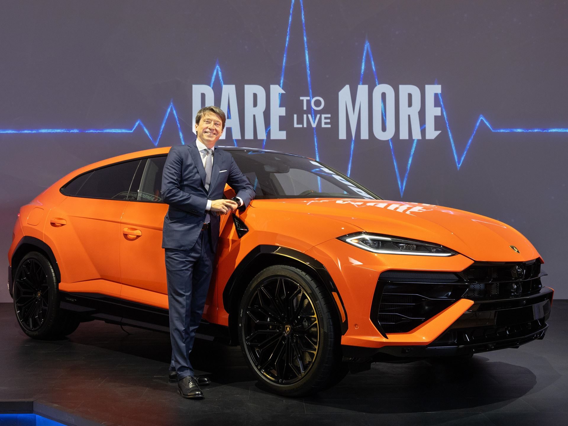 Lamborghini Brings The 789-Hp Urus Se To New York, Betting Its Best-Seller On Hybrid Power 15 Lamborghini urus se us premiere nyc draft e96536d3 event 007