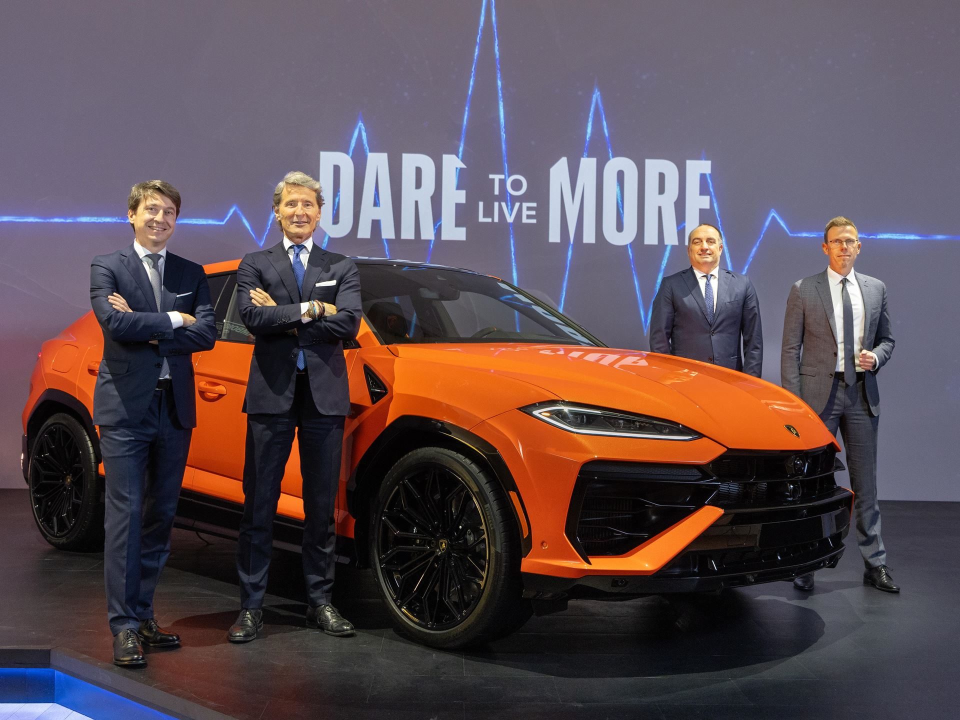 Lamborghini Brings The 789-Hp Urus Se To New York, Betting Its Best-Seller On Hybrid Power 19 Lamborghini urus se us premiere nyc draft e96536d3 event 009
