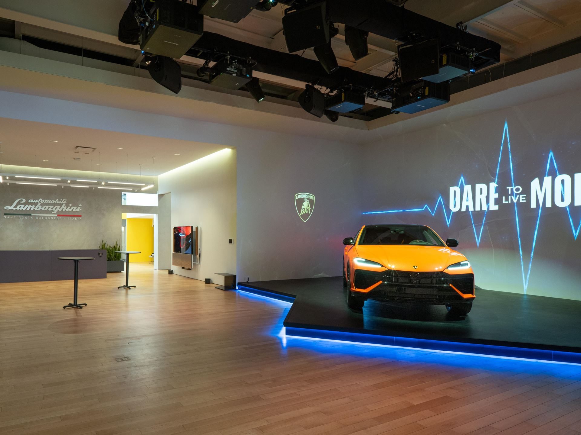 Lamborghini Brings The 789-Hp Urus Se To New York, Betting Its Best-Seller On Hybrid Power 21 Lamborghini urus se us premiere nyc draft e96536d3 event 010