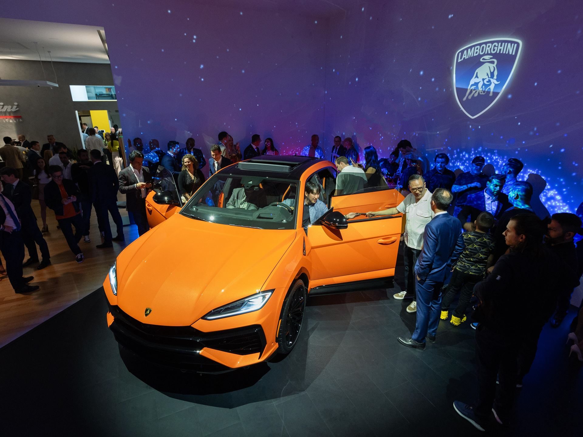 Lamborghini Brings The 789-Hp Urus Se To New York, Betting Its Best-Seller On Hybrid Power 23 Lamborghini urus se us premiere nyc draft e96536d3 event 011