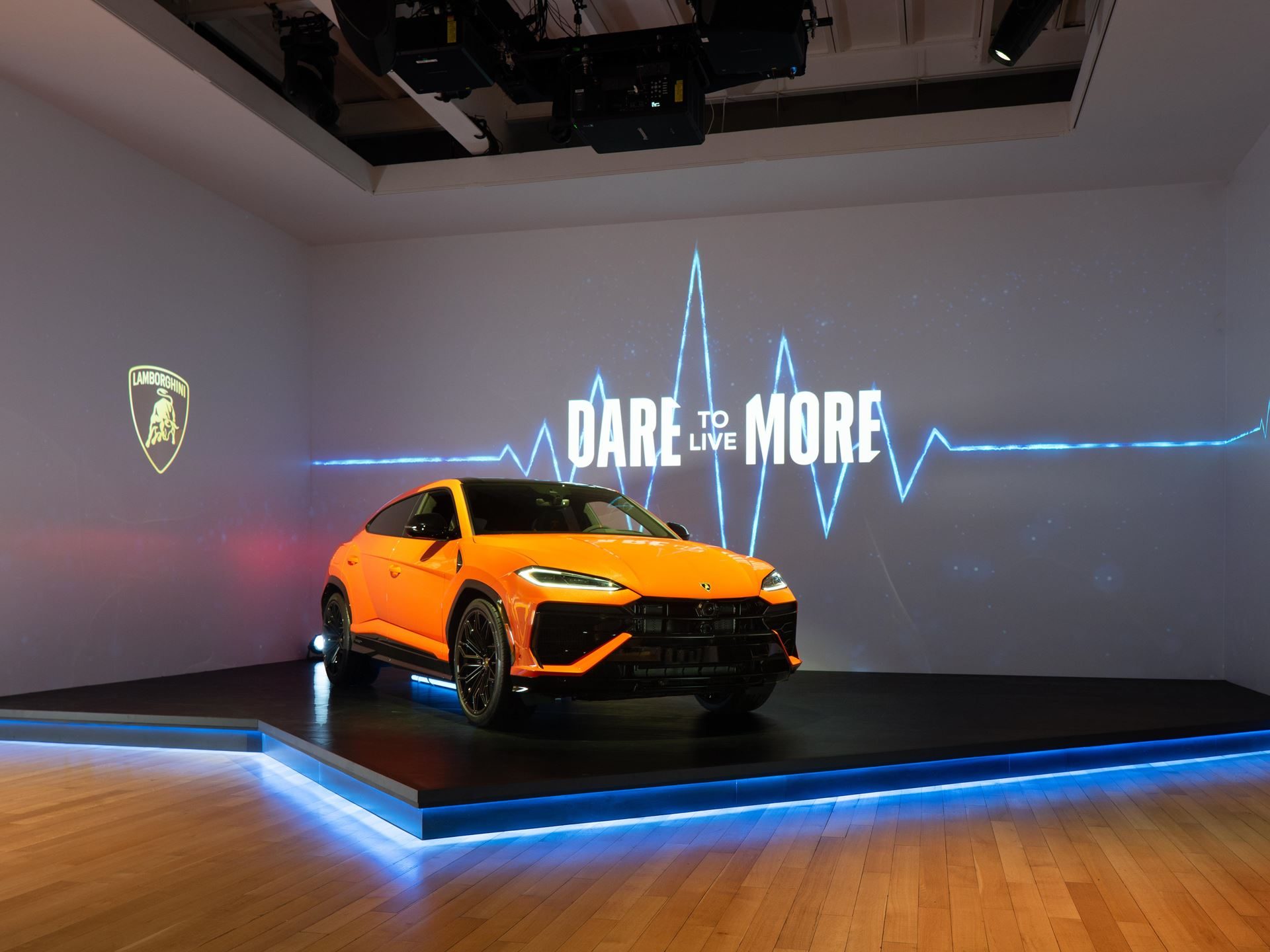 Lamborghini Brings The 789-Hp Urus Se To New York, Betting Its Best-Seller On Hybrid Power 25 Lamborghini urus se us premiere nyc draft e96536d3 event 012