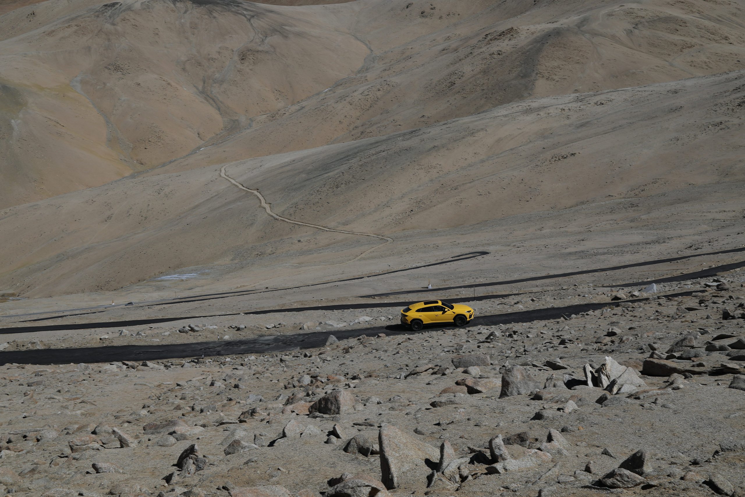 The Lamborghini Urus At 19,300 Feet: Conquering The World'S Highest Drivable Road 17 Lamborghini urus umling la pass highest road draft ef6a695d action 008 scaled