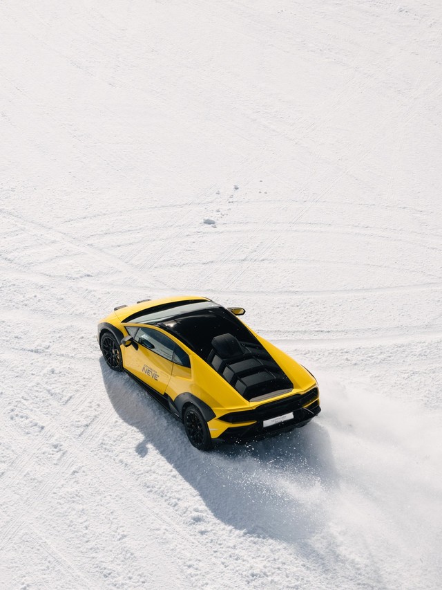 Lamborghini Took the Huracán Sterrato to New Zealand's Snow Fields, and the V10 Made Its Case
