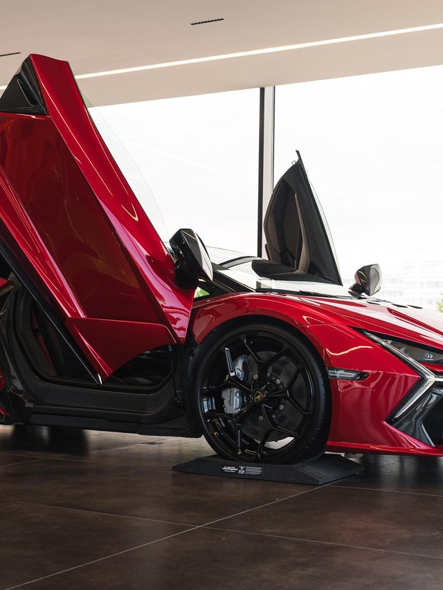 Lamborghini Opens a New Showroom in Knokke, Belgium's Wealthiest Coastal Town