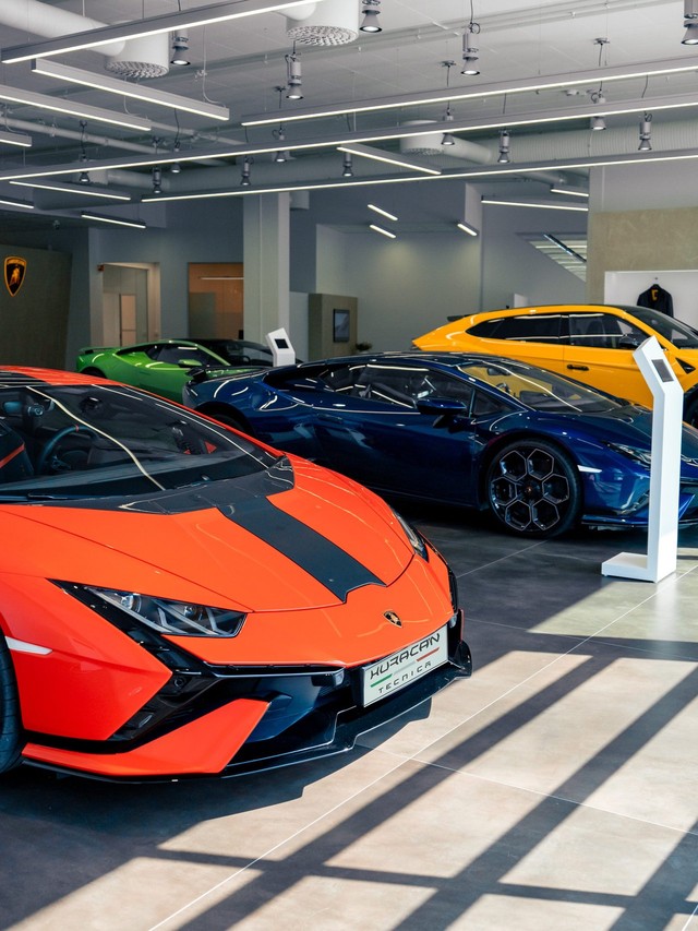 Lamborghini Oslo: Why Norway's First Showroom Paired a V12 Hybrid Flagship with Frank Sinatra's Miura