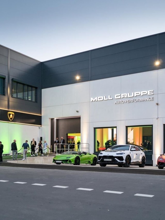 Lamborghini's New Cologne Showroom Puts the Urus SE Center Stage for Germany's Hybrid Era