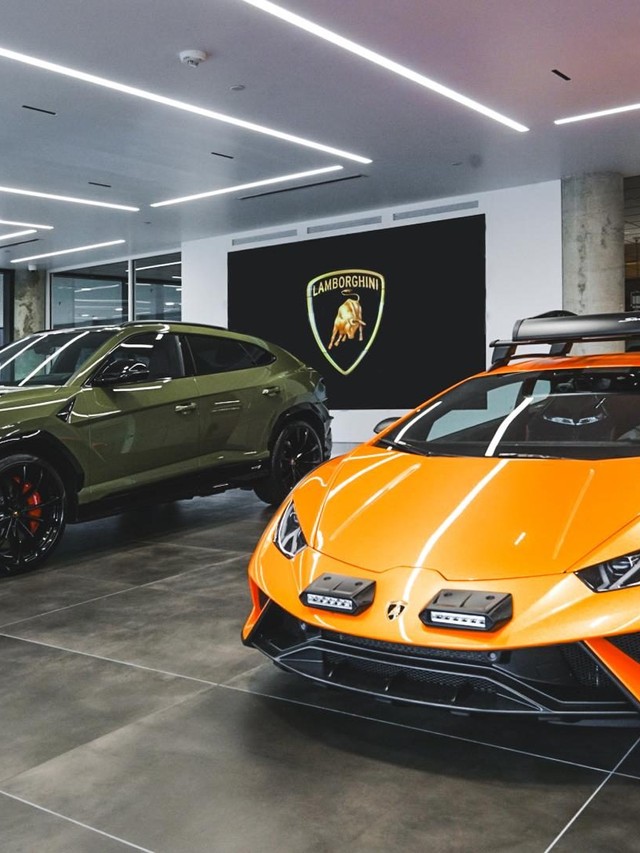 Lamborghini Opens Its Seattle Showroom in Bellevue with the Revuelto Front and Center