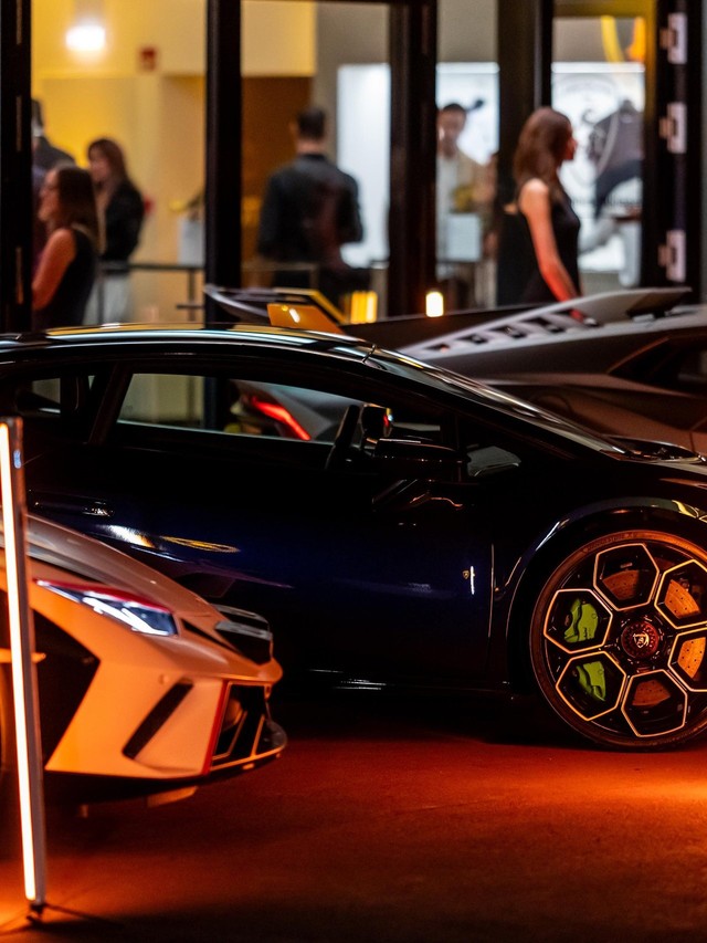 Budapest Gets Its First Lamborghini Showroom, and the Revuelto Came Along to Make the Point