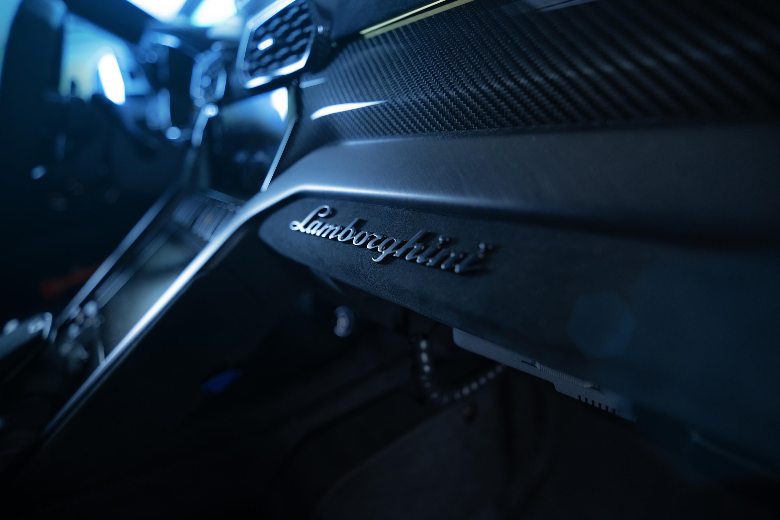 Italy'S Fastest Ambulance: The Urus Performante Now Runs Organs For The Highway Police 27 Urus performante italian highway police organ draft bcdd4de3 interior 013 scaled