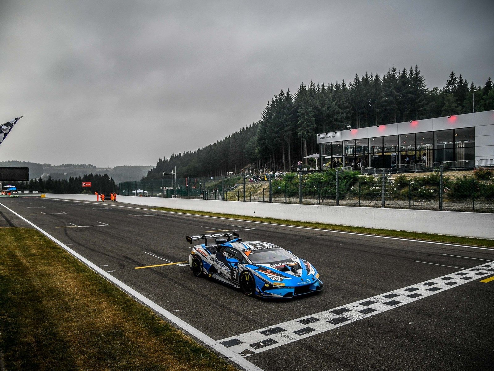 The #3 Bonaldi Motorsport Huracán Super Trofeo at Spa-Francorchamps showing the large rear wing, front splitter, and racing livery