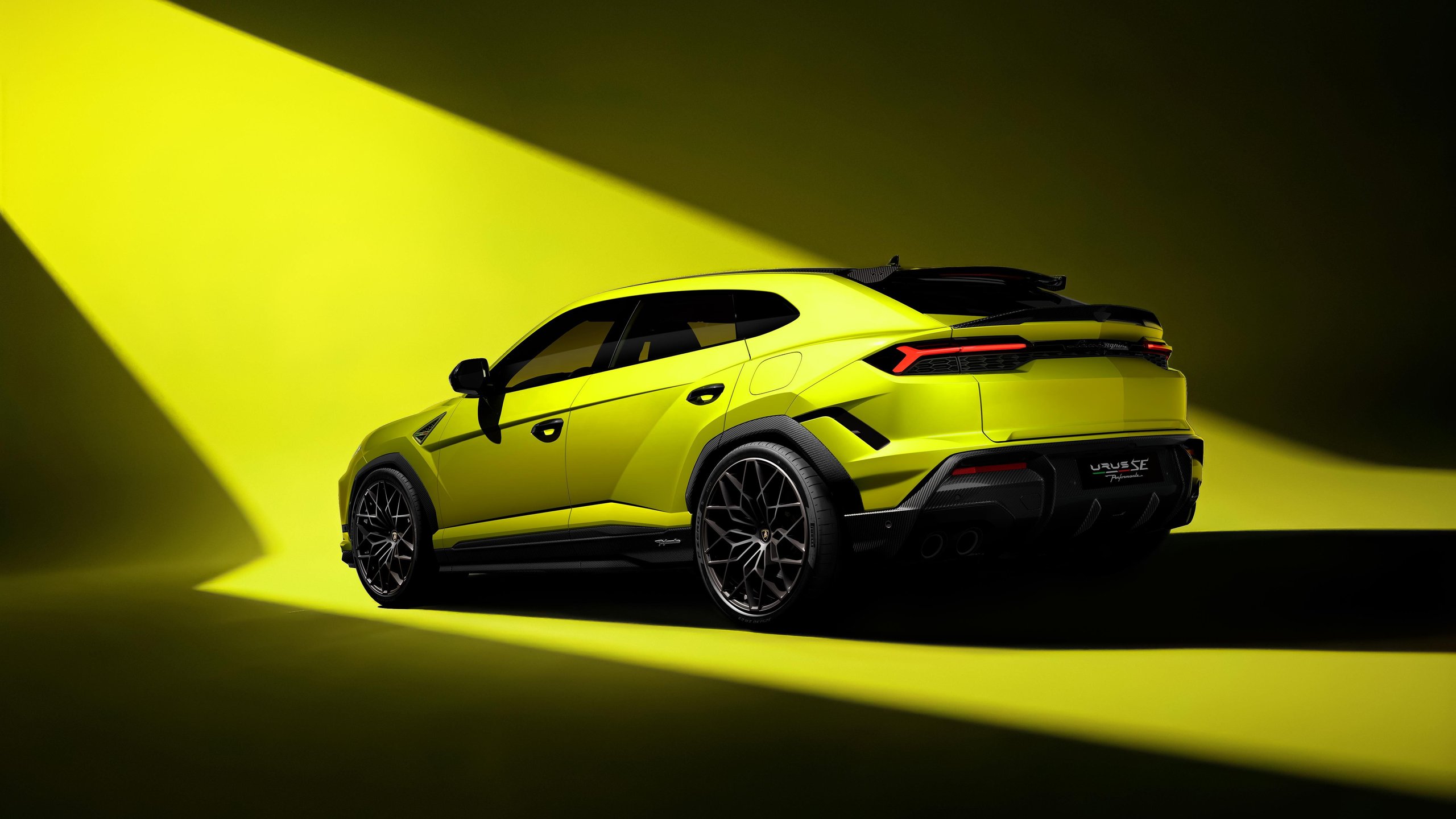 Lamborghini urus se performante 812 cv hybrid draft 688d7e53 exterior 009 scaled