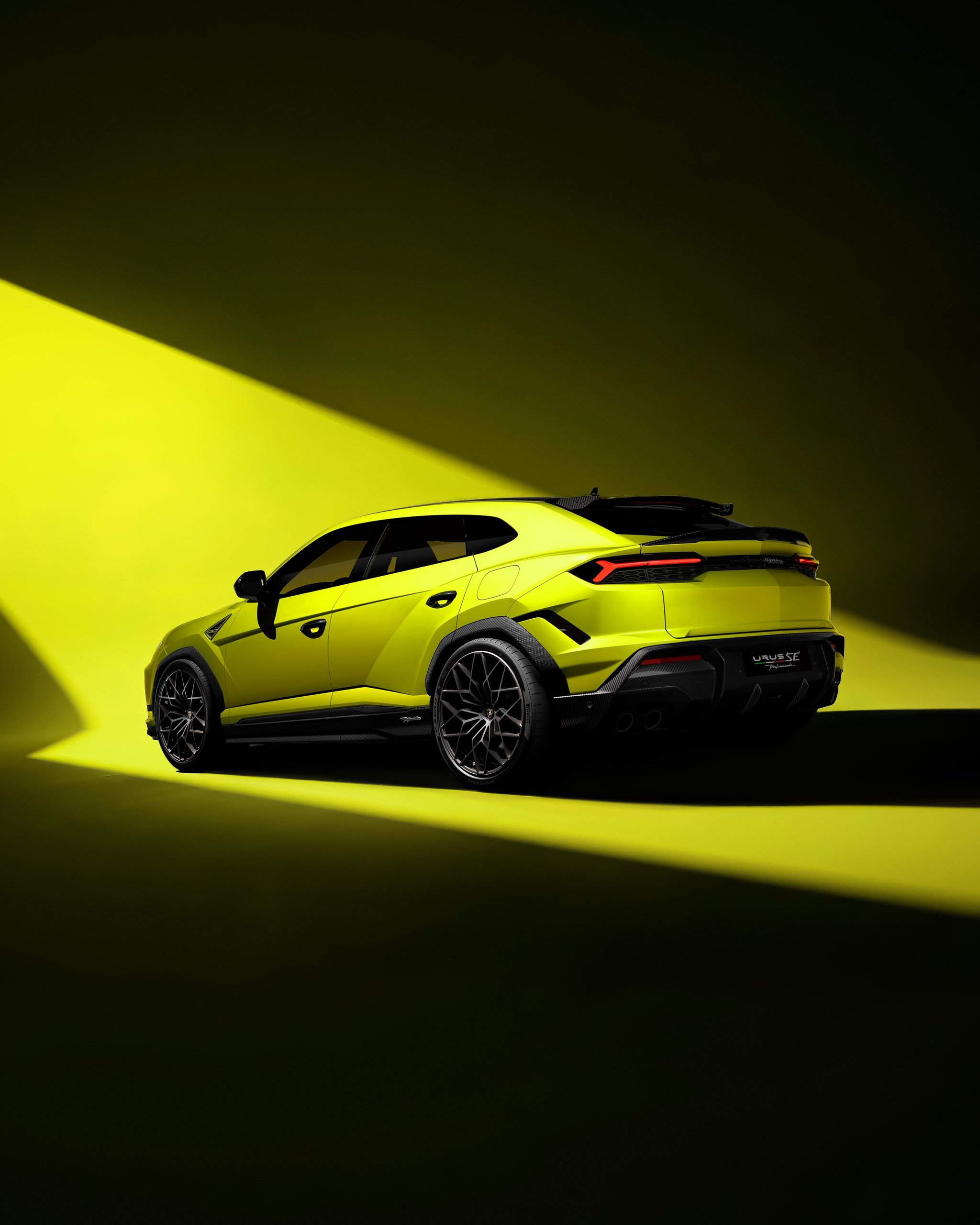 Lamborghini urus se performante 812 cv hybrid draft 688d7e53 exterior 010 scaled